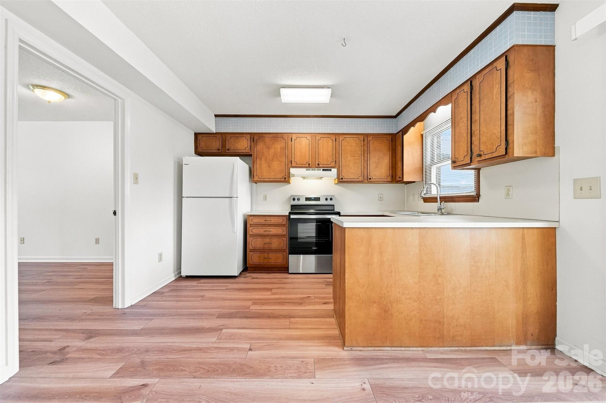 1330 5th Street NE #102 — Hickory