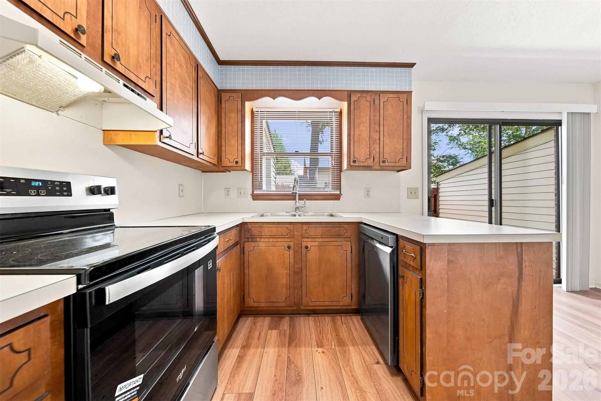 1330 5th Street NE #102 — Hickory