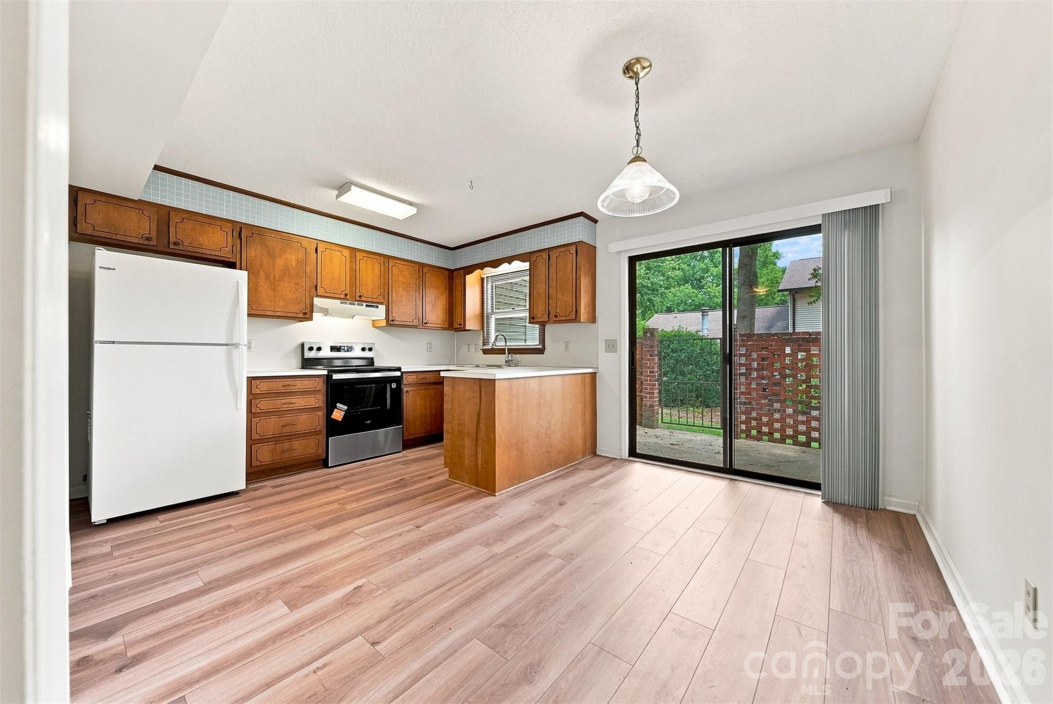 1330 5th Street NE #102 — Hickory