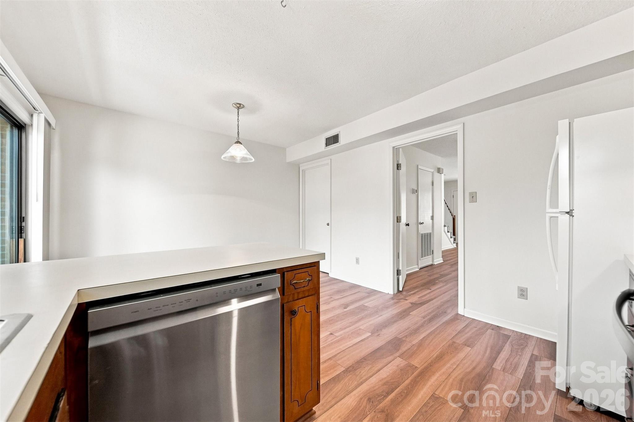 1330 5th Street NE #102 — Hickory