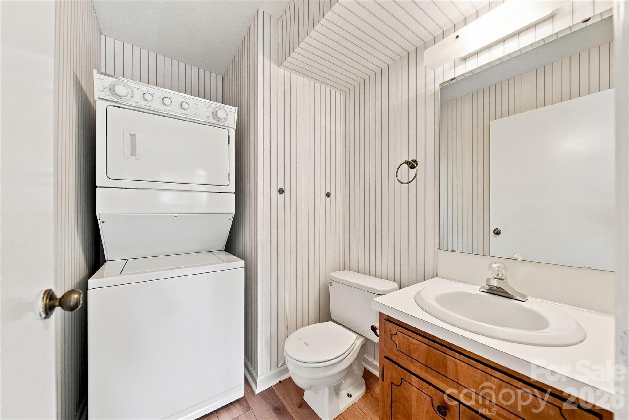 1330 5th Street NE #102 — Hickory