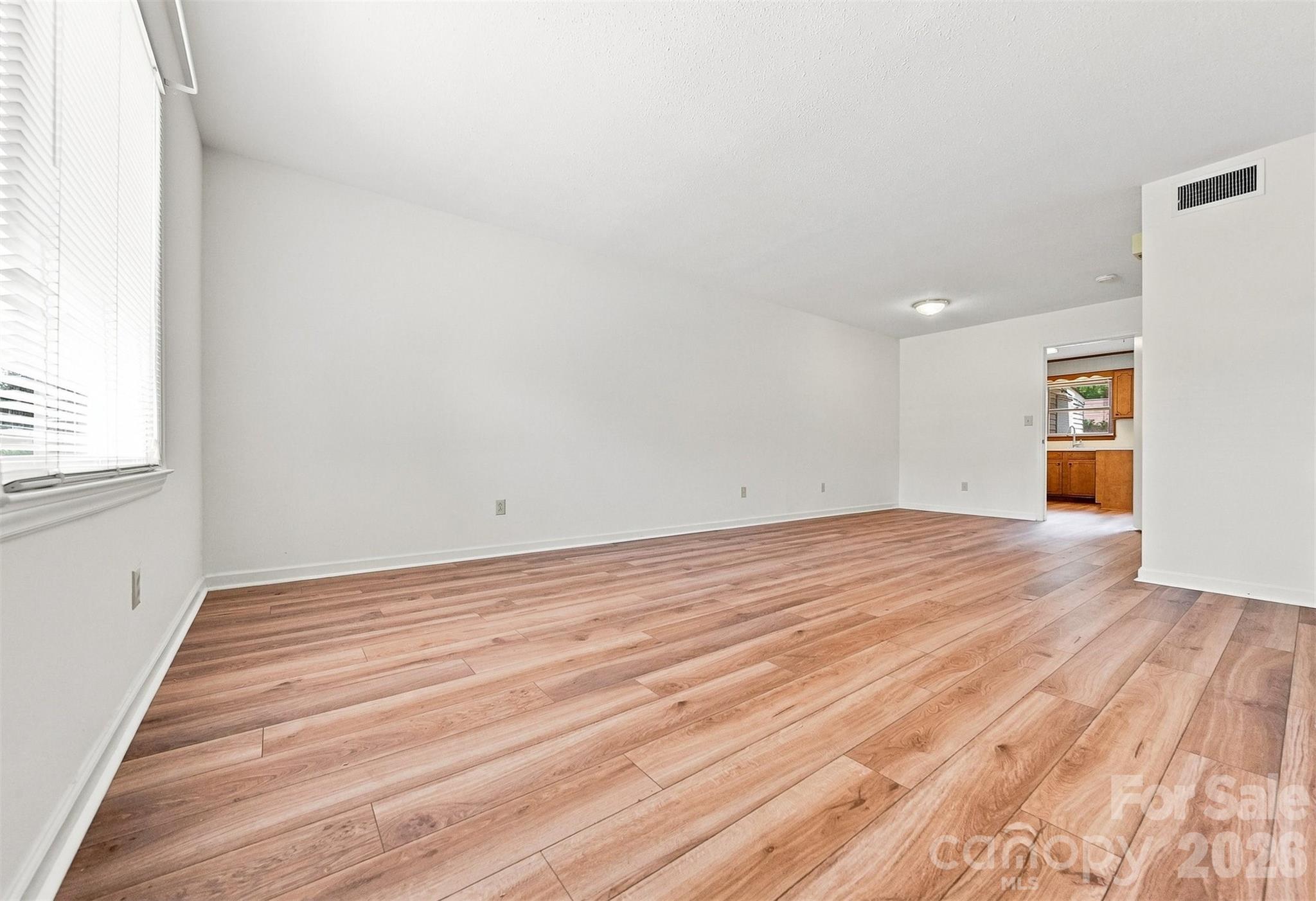 1330 5th Street NE #102 — Hickory