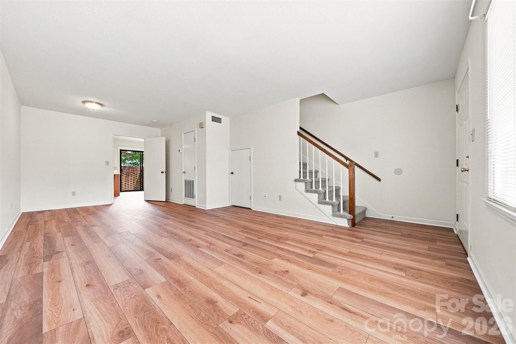 1330 5th Street NE #102 — Hickory