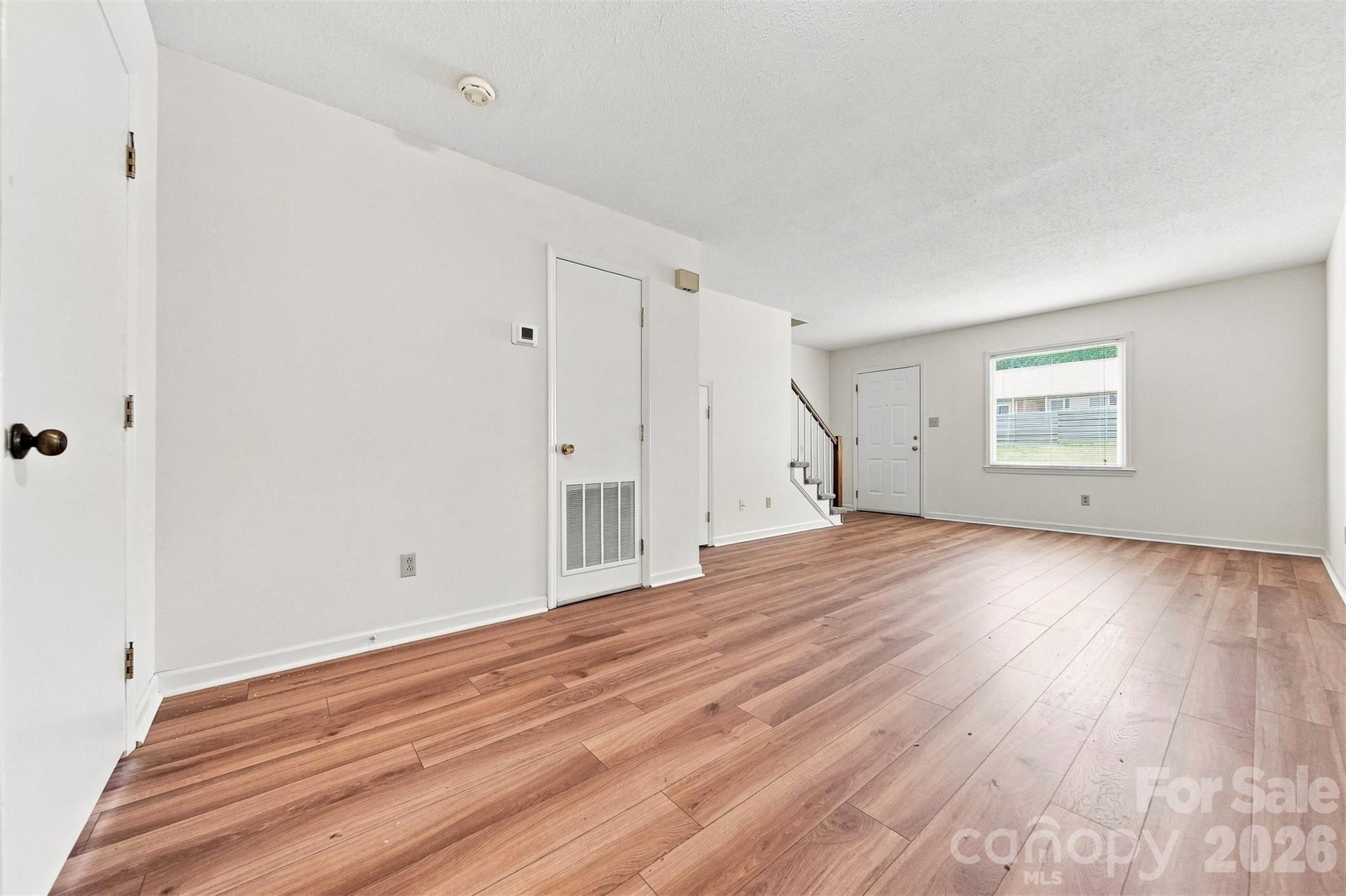 1330 5th Street NE #102 — Hickory