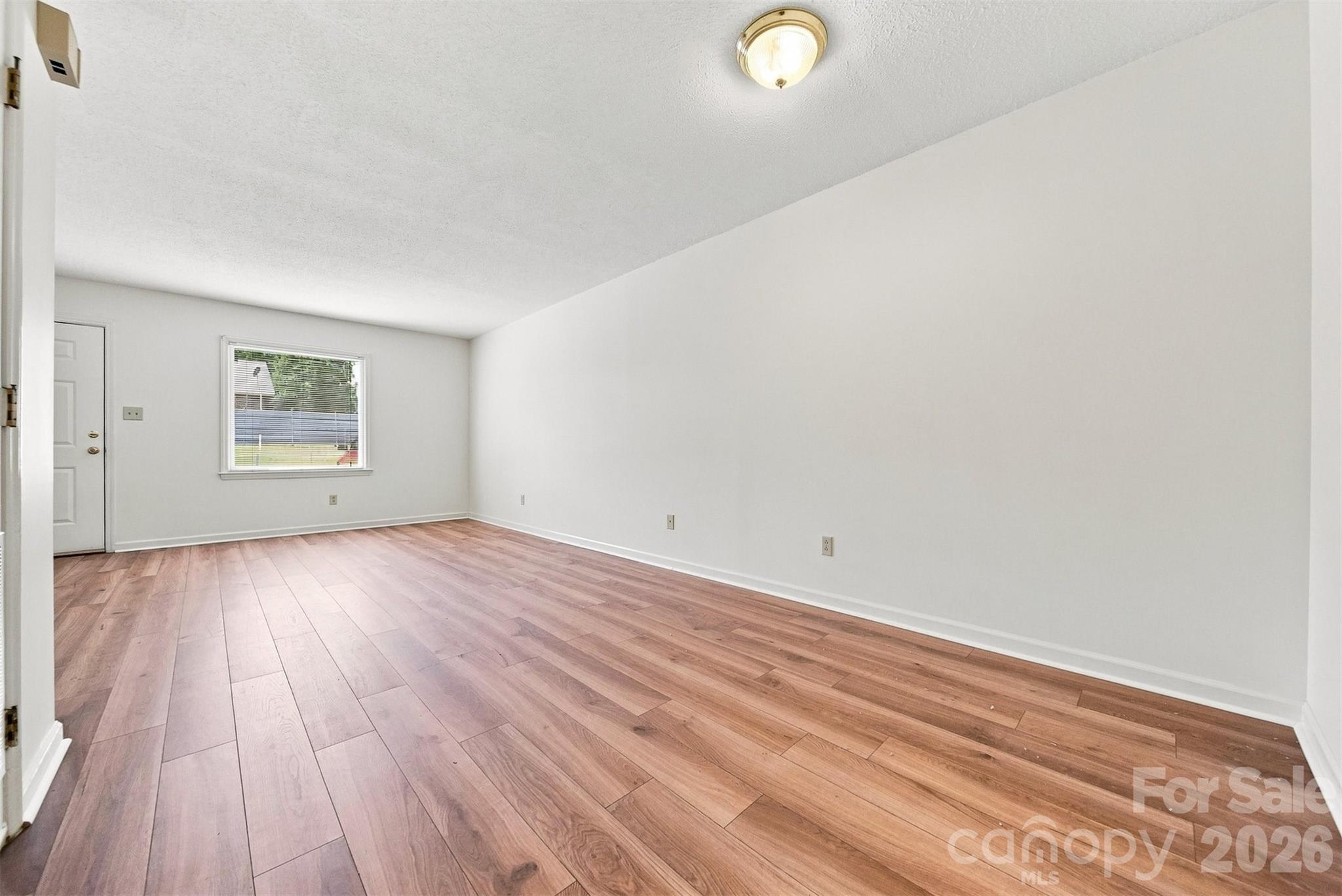 1330 5th Street NE #102 — Hickory
