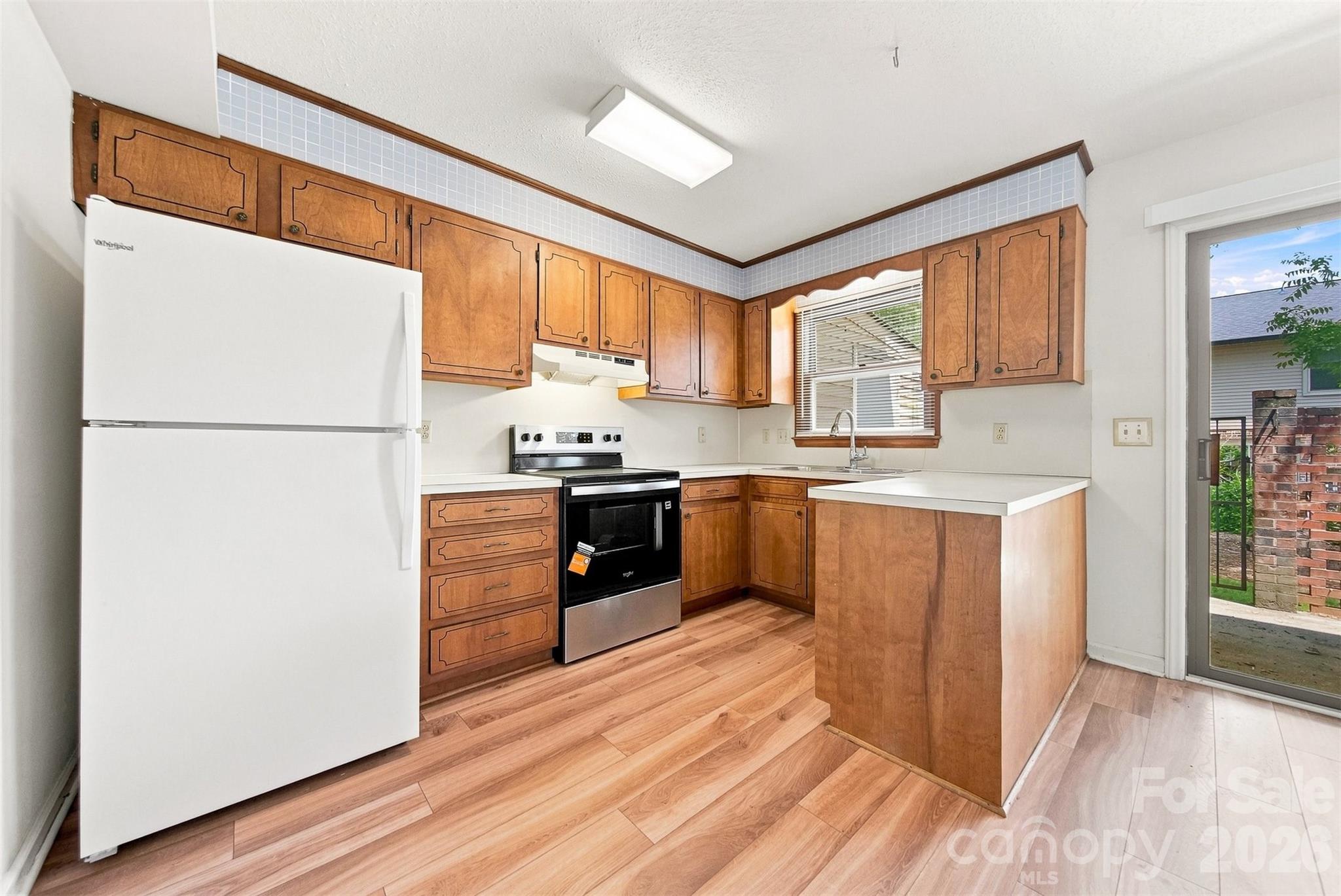 1330 5th Street NE #102 — Hickory