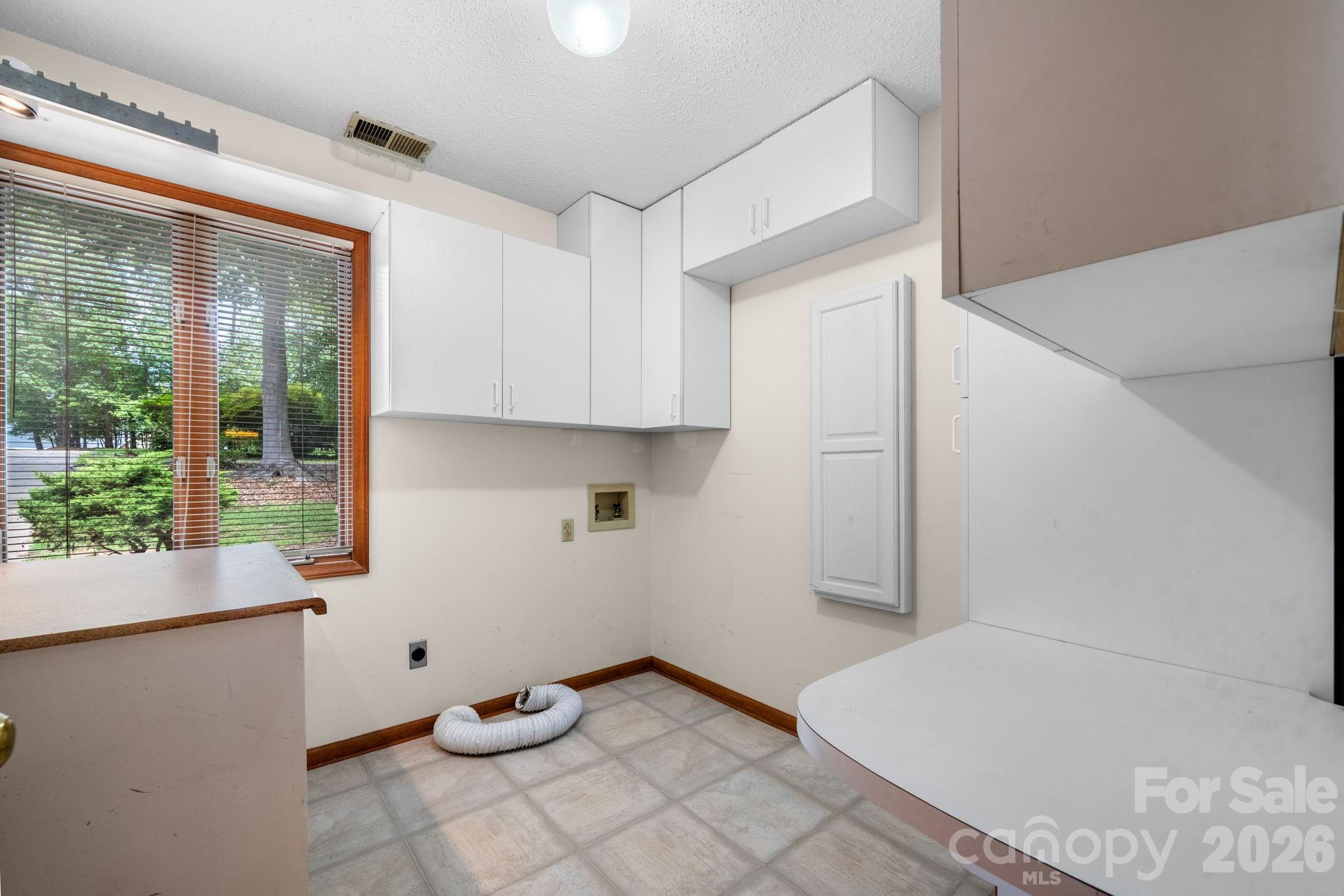 139 Windwood Lane — Troutman