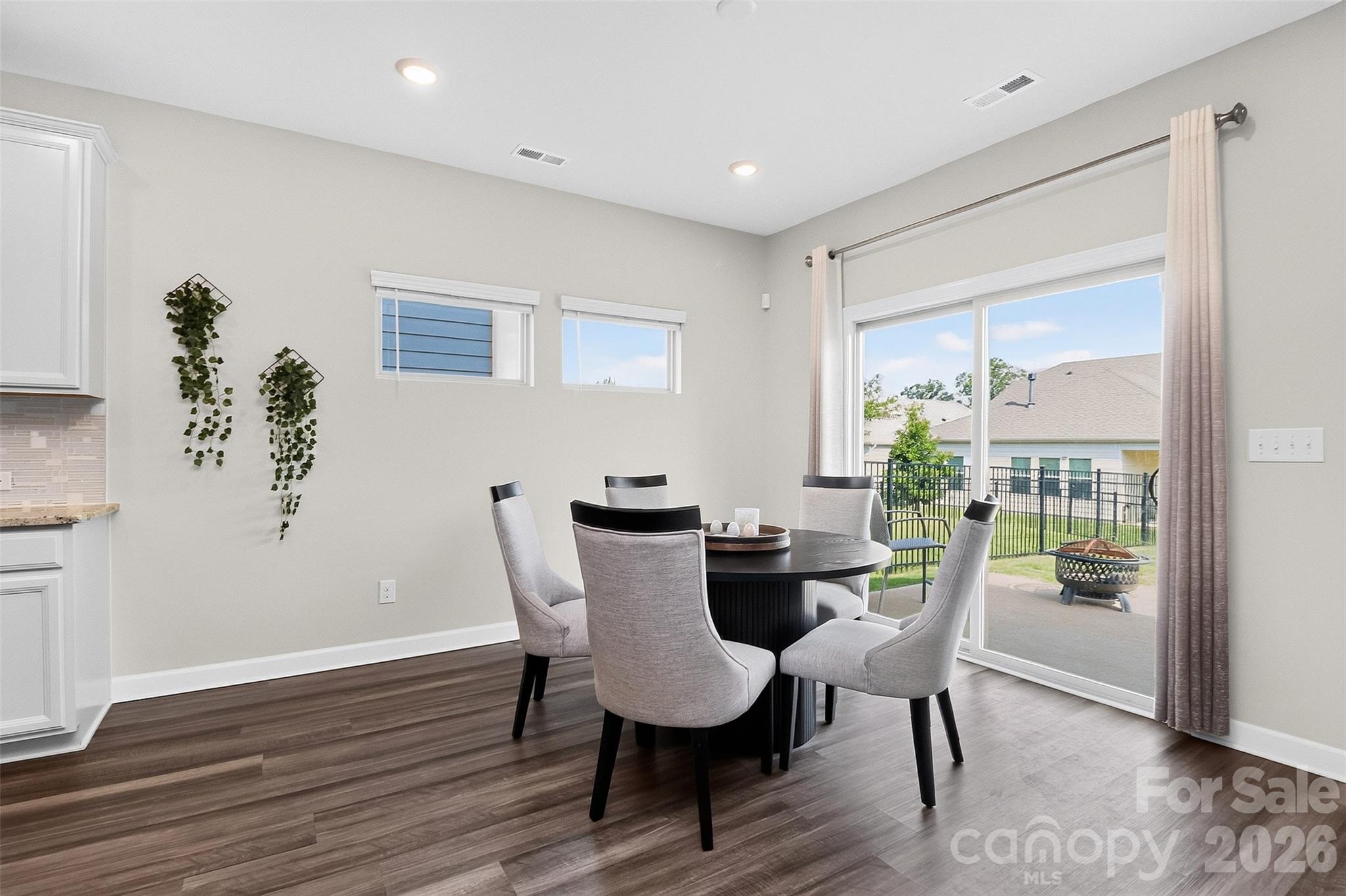 11922 Silverheel Lane — Huntersville