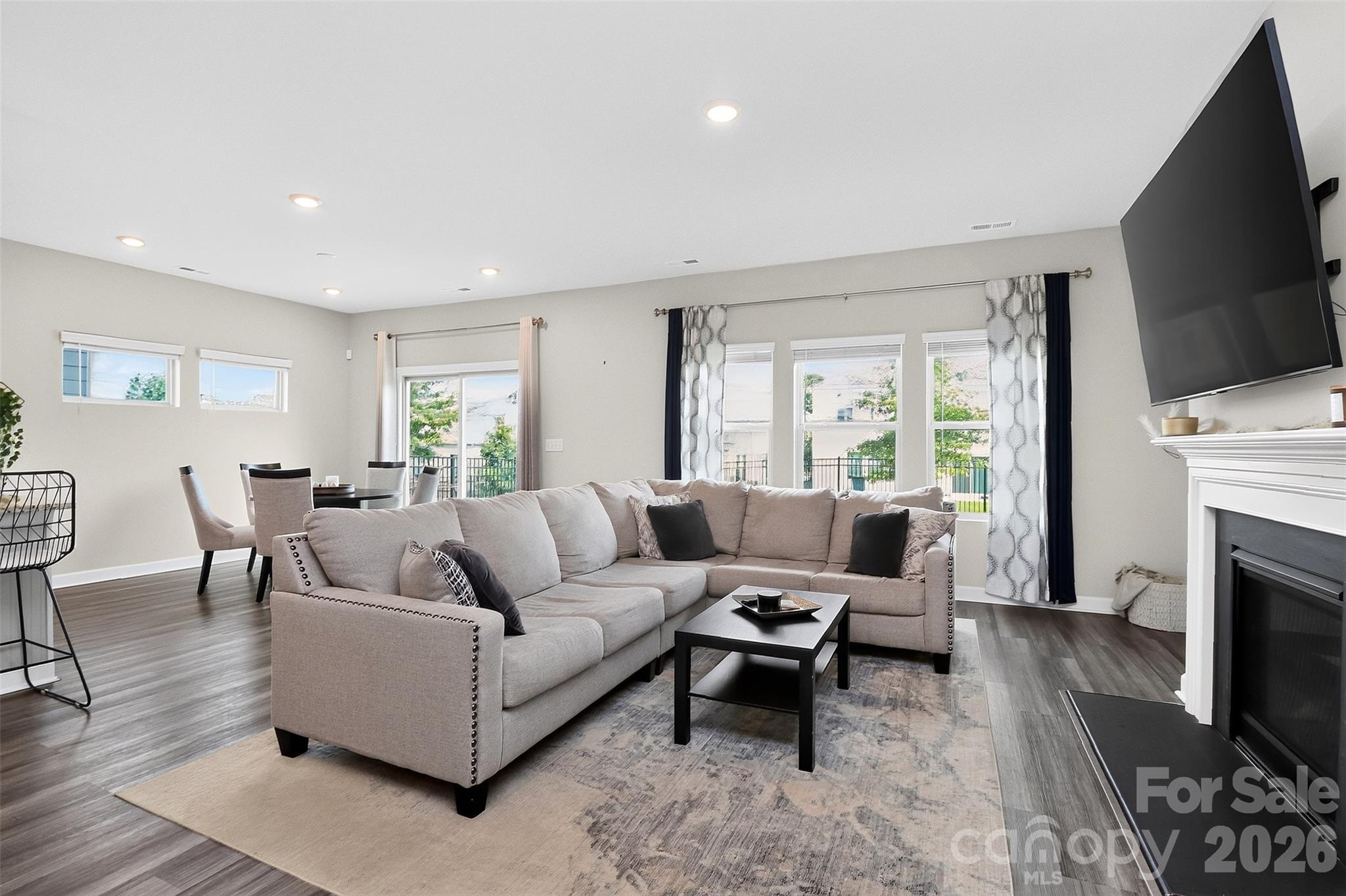 11922 Silverheel Lane — Huntersville