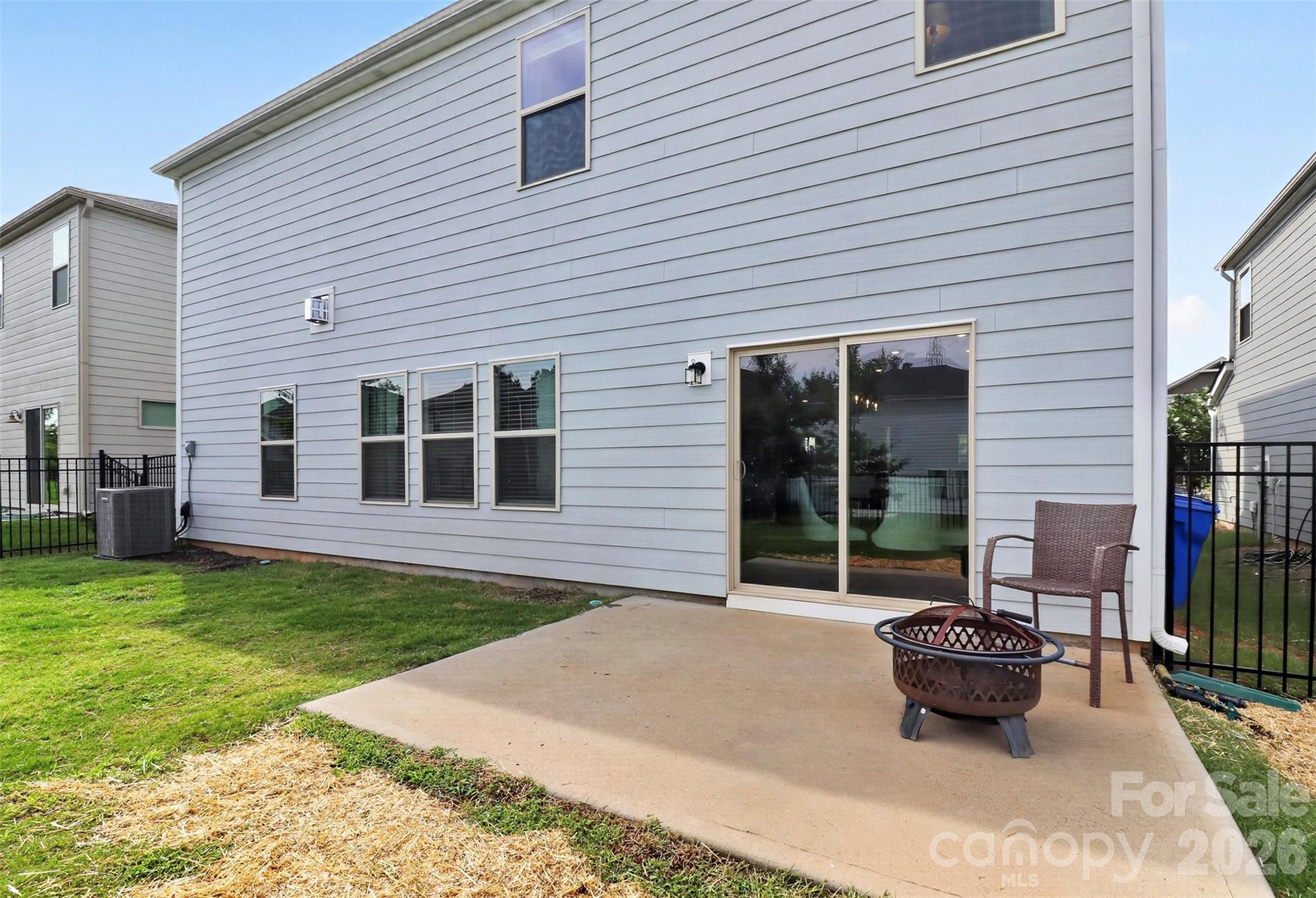 11922 Silverheel Lane — Huntersville