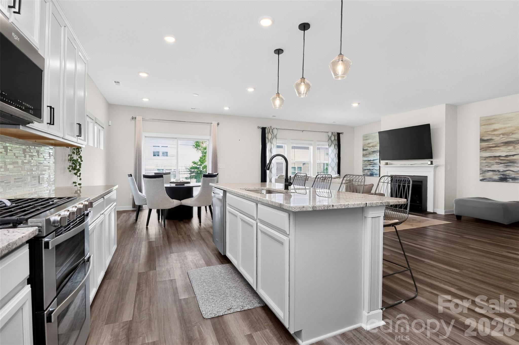 11922 Silverheel Lane — Huntersville