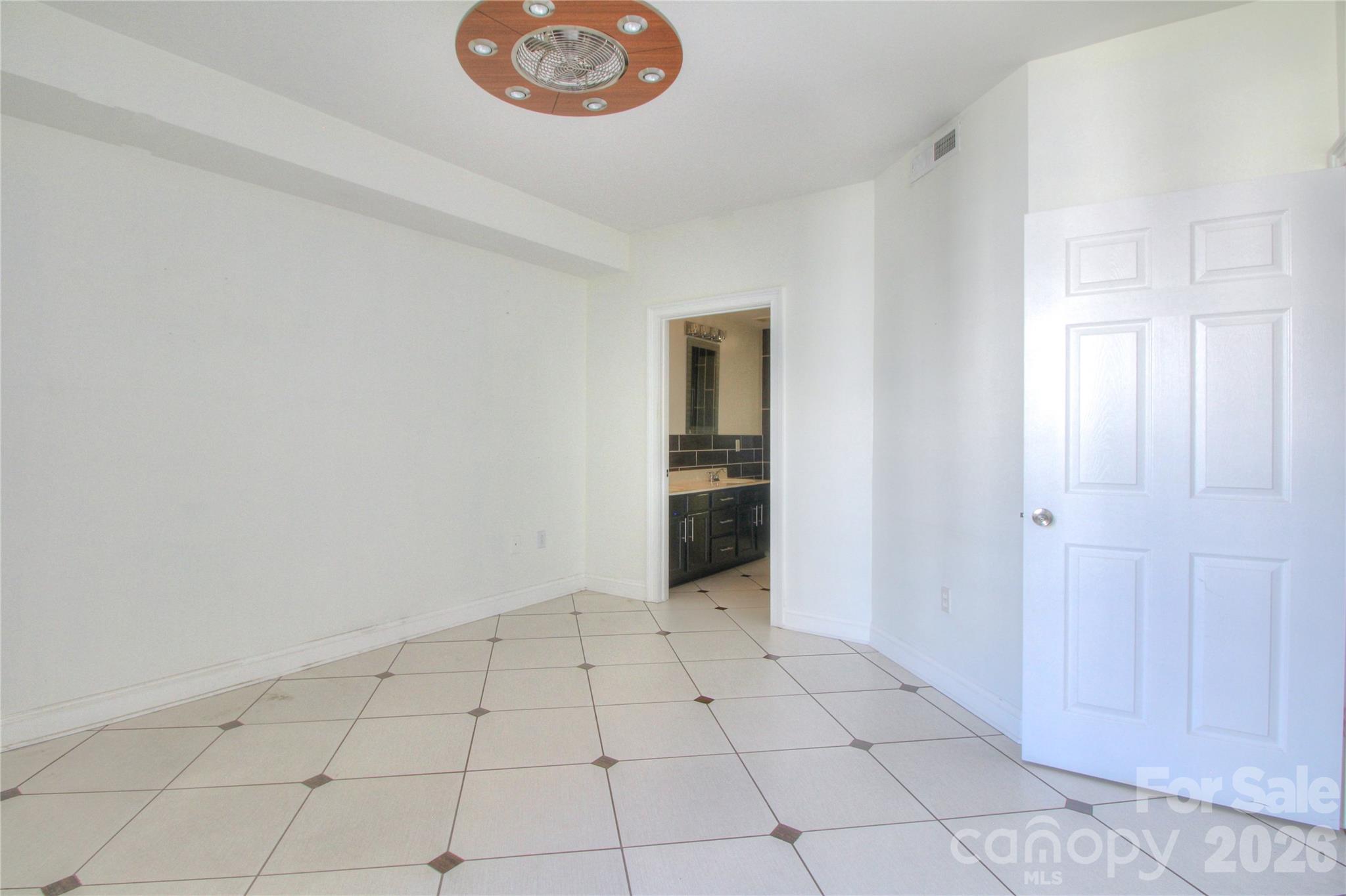 718 W Trade Street #605 — Charlotte