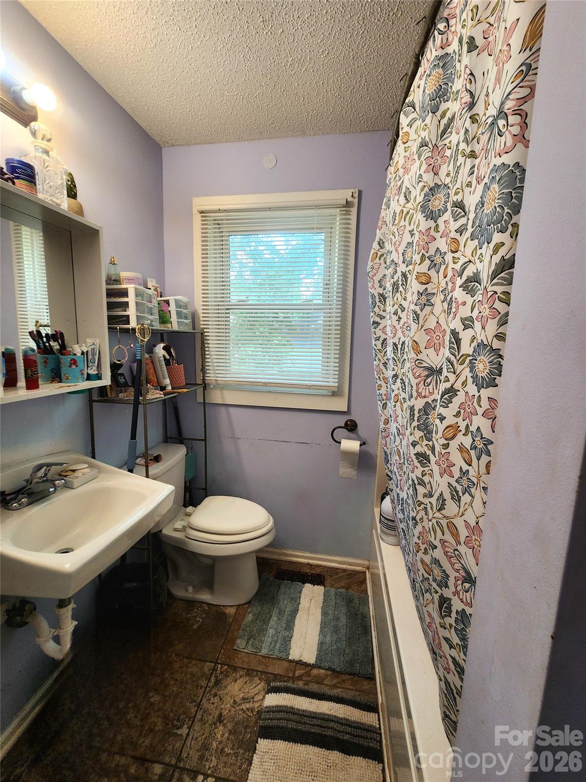 202 Oak Street — Stanfield