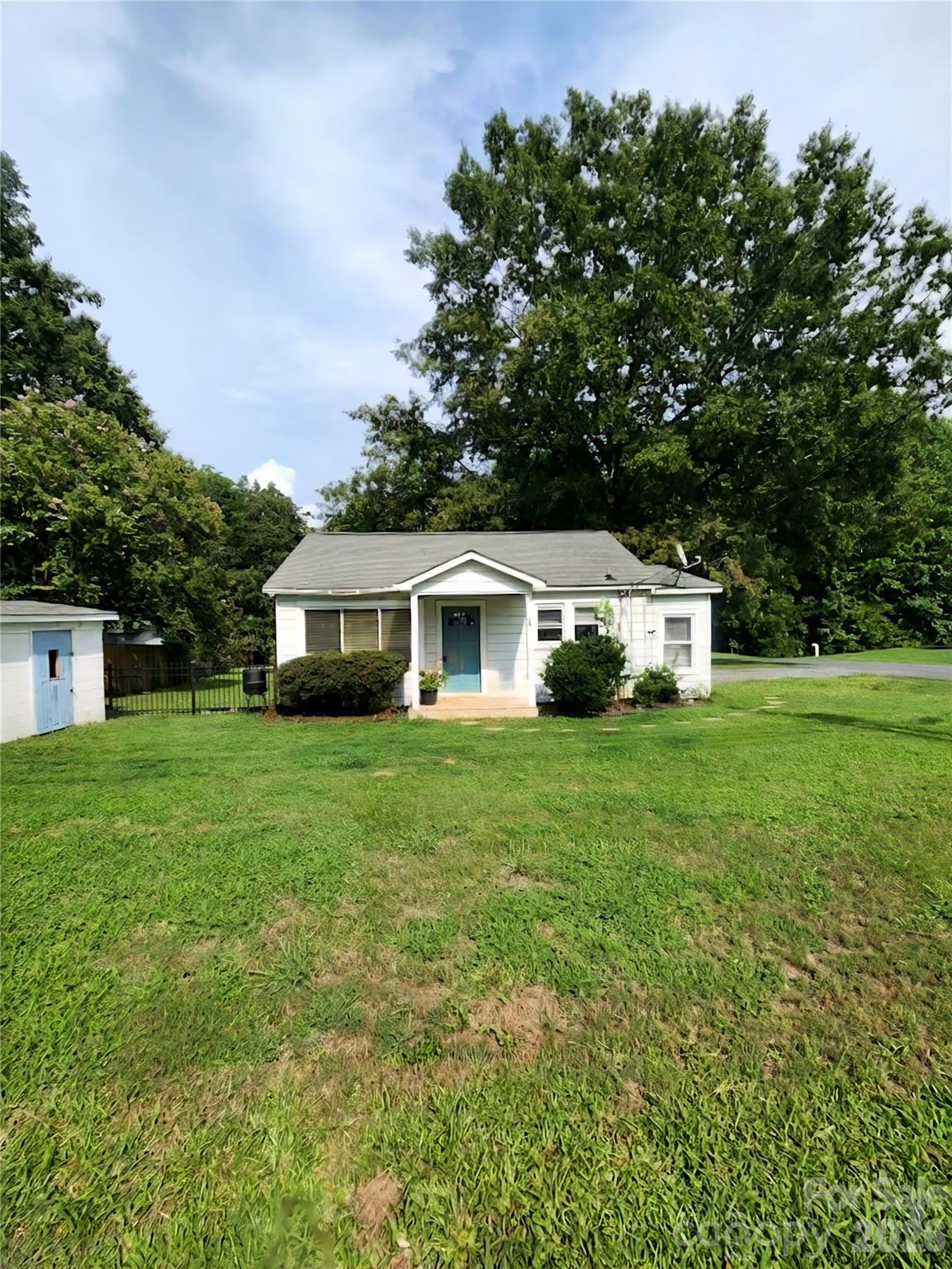 202 Oak Street — Stanfield