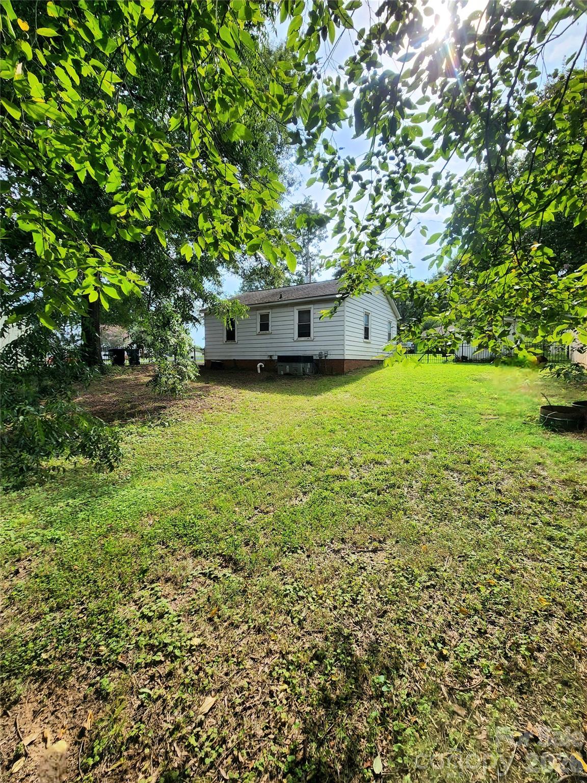 202 Oak Street — Stanfield