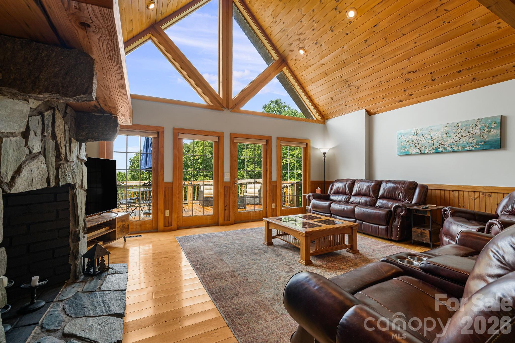 515 Raccoon Branch Road — Green Mountain