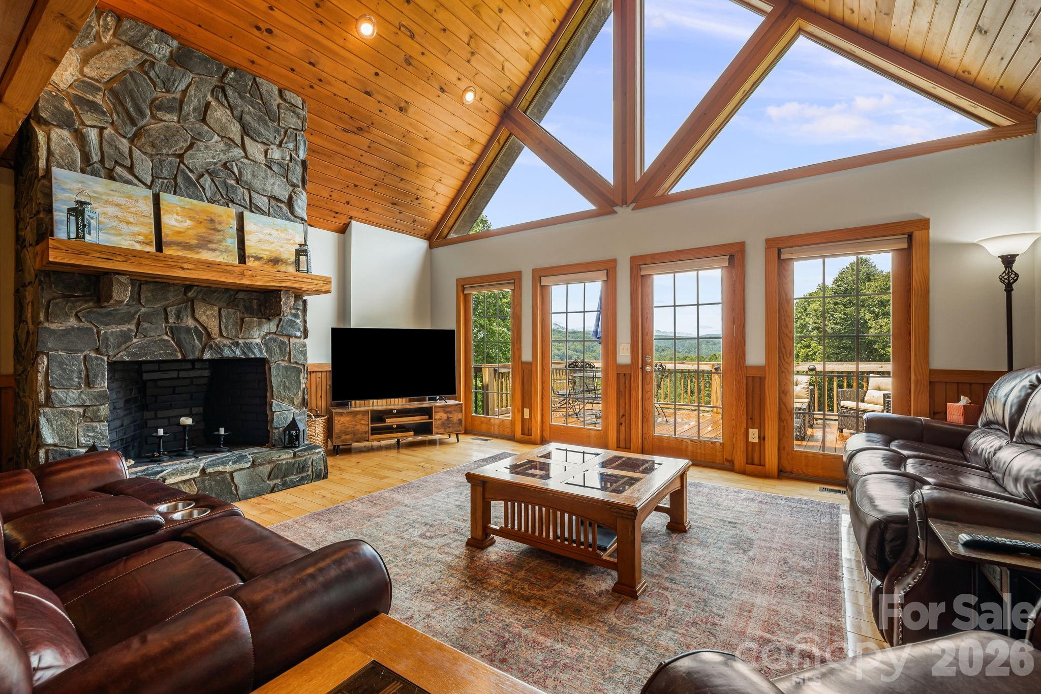 515 Raccoon Branch Road — Green Mountain