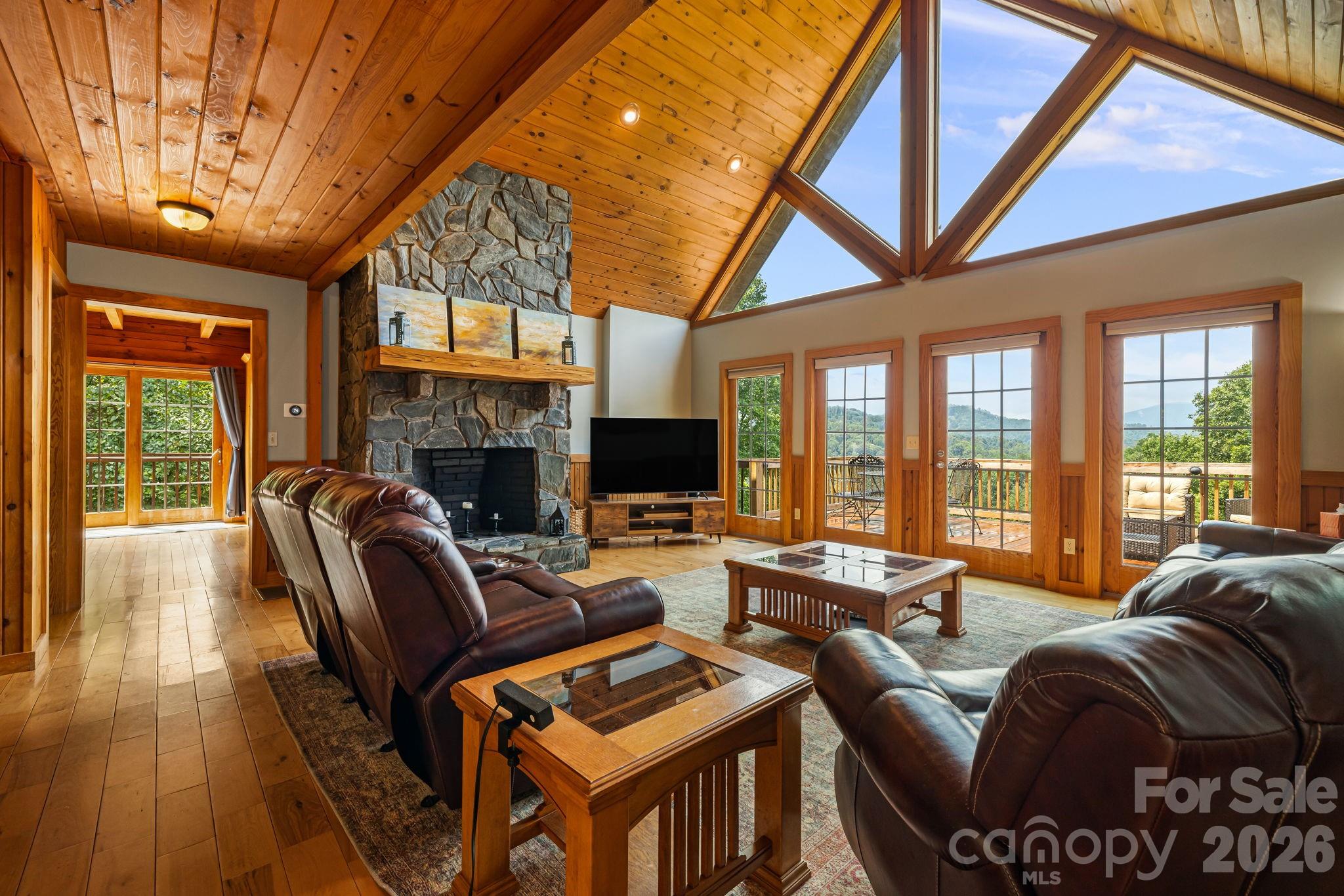 515 Raccoon Branch Road — Green Mountain