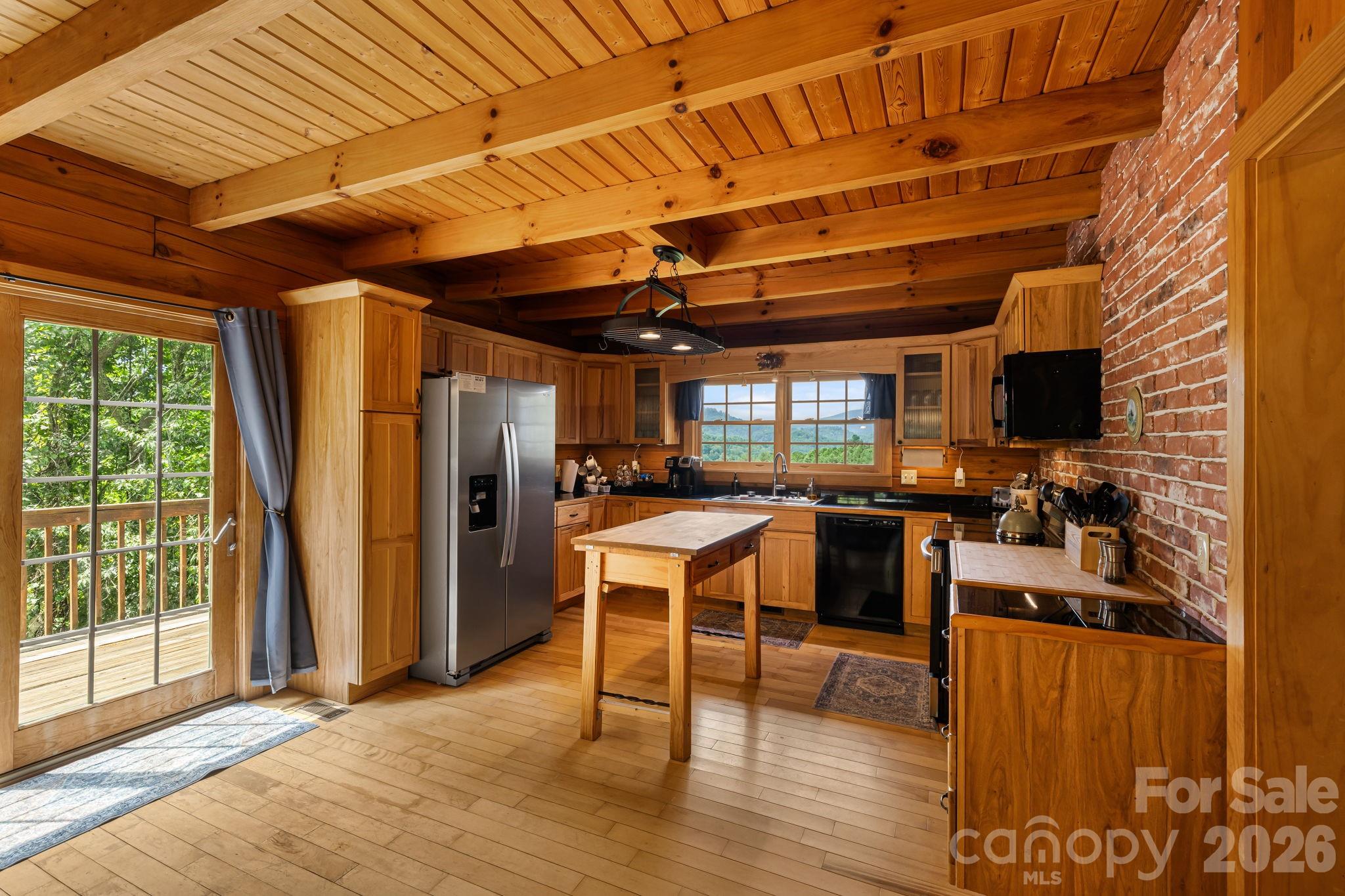 515 Raccoon Branch Road — Green Mountain