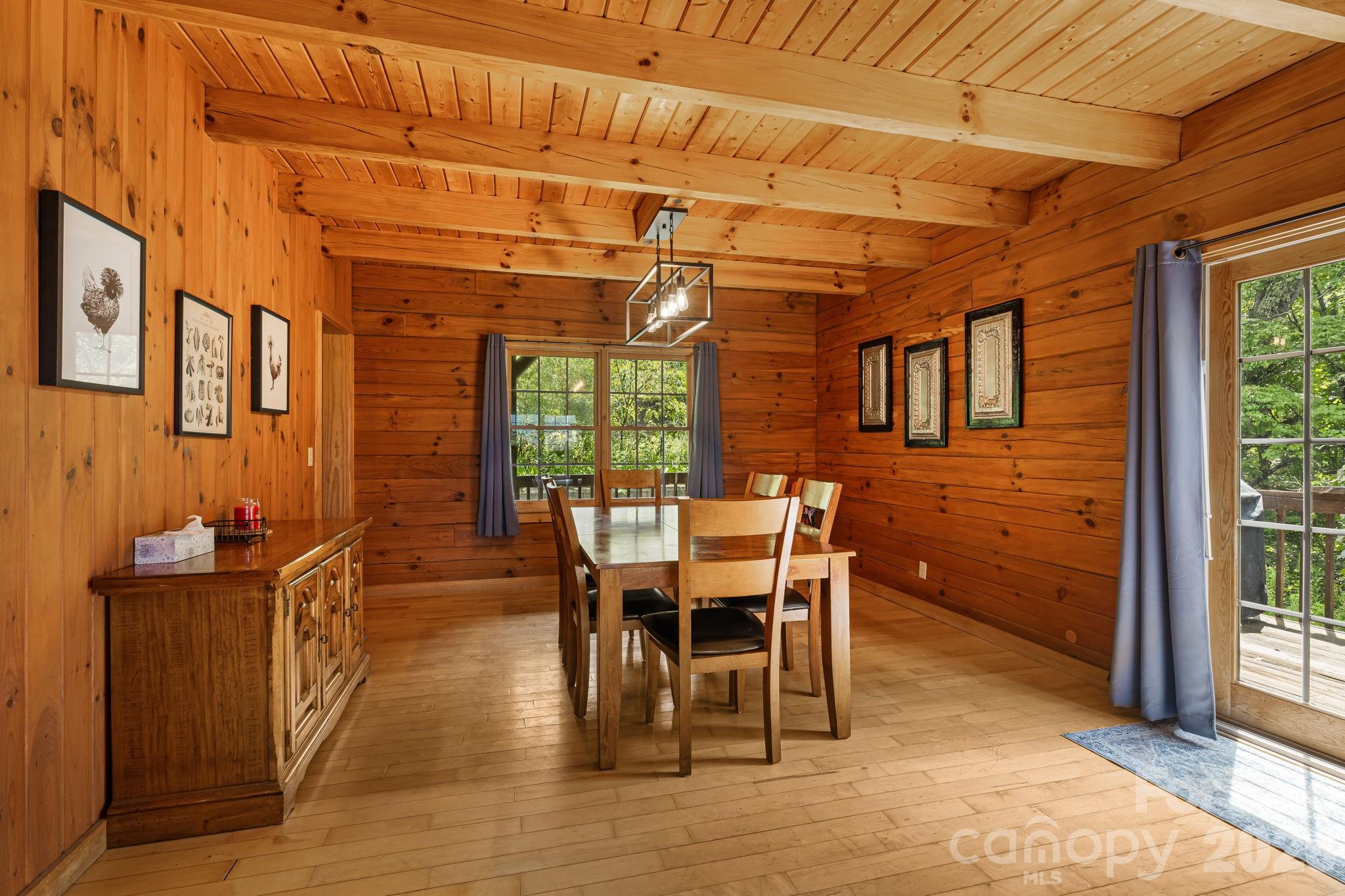515 Raccoon Branch Road — Green Mountain
