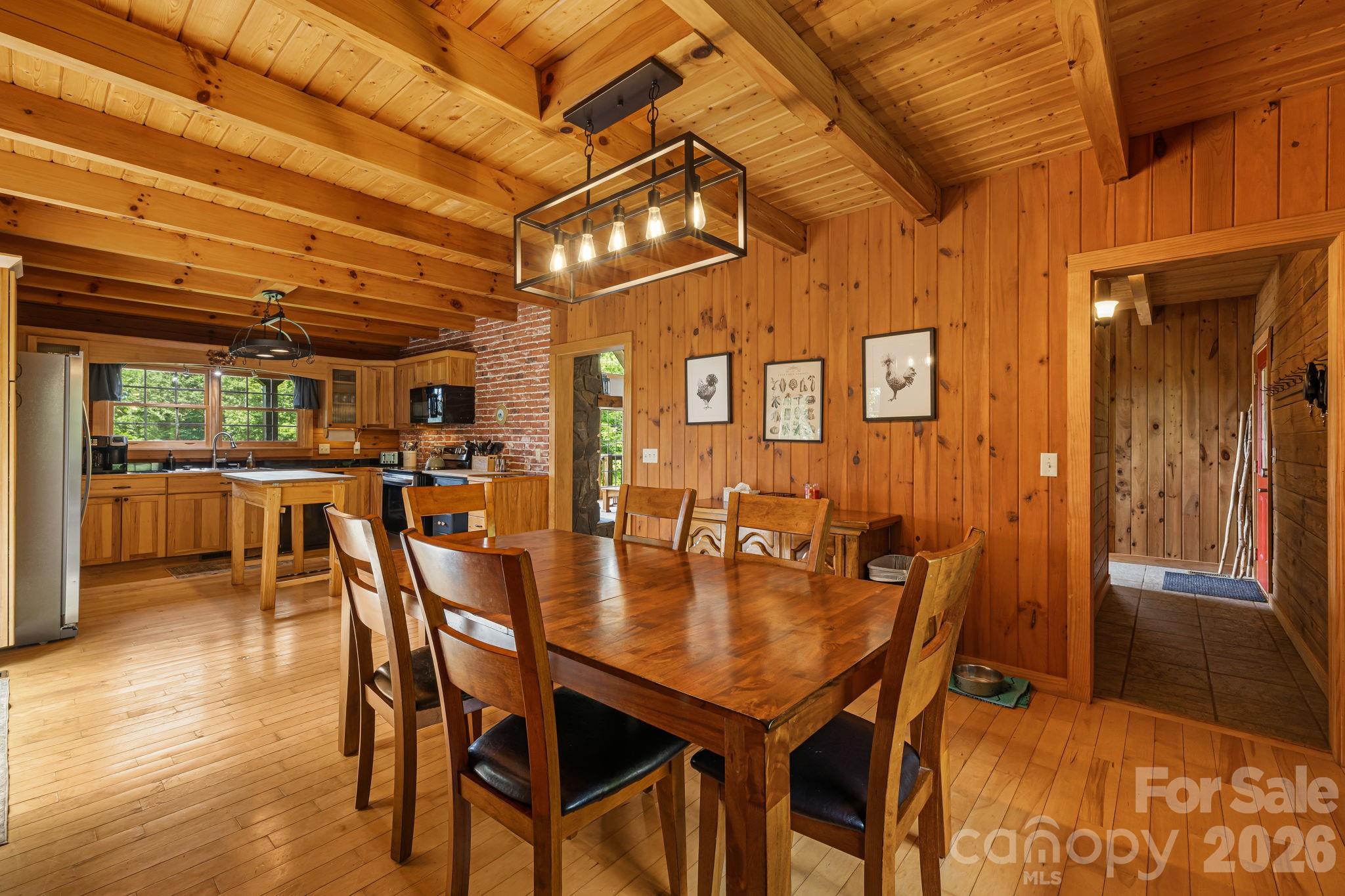515 Raccoon Branch Road — Green Mountain