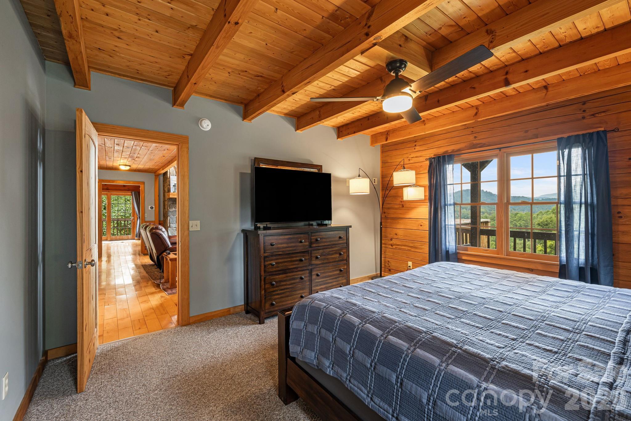 515 Raccoon Branch Road — Green Mountain
