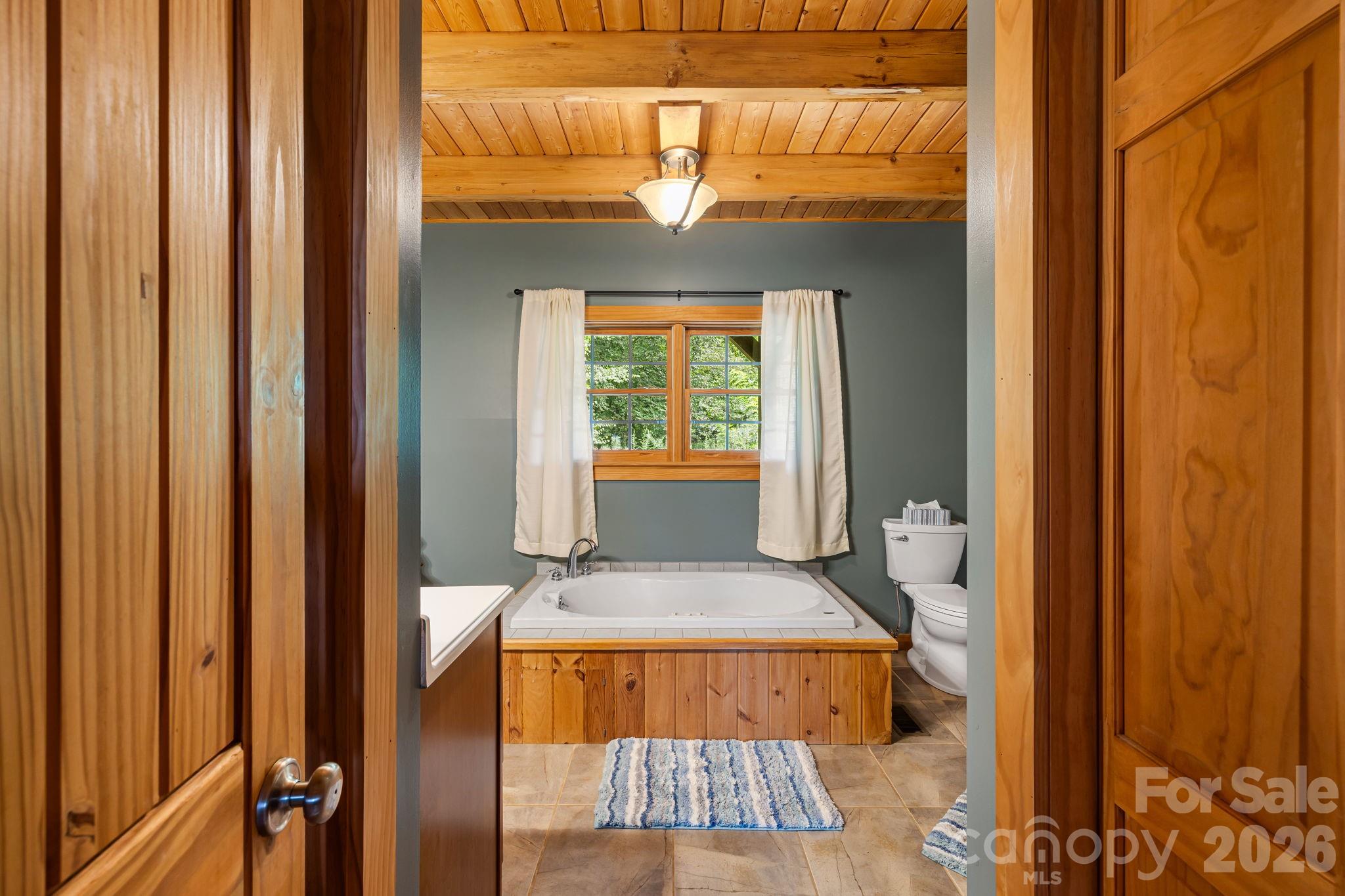 515 Raccoon Branch Road — Green Mountain