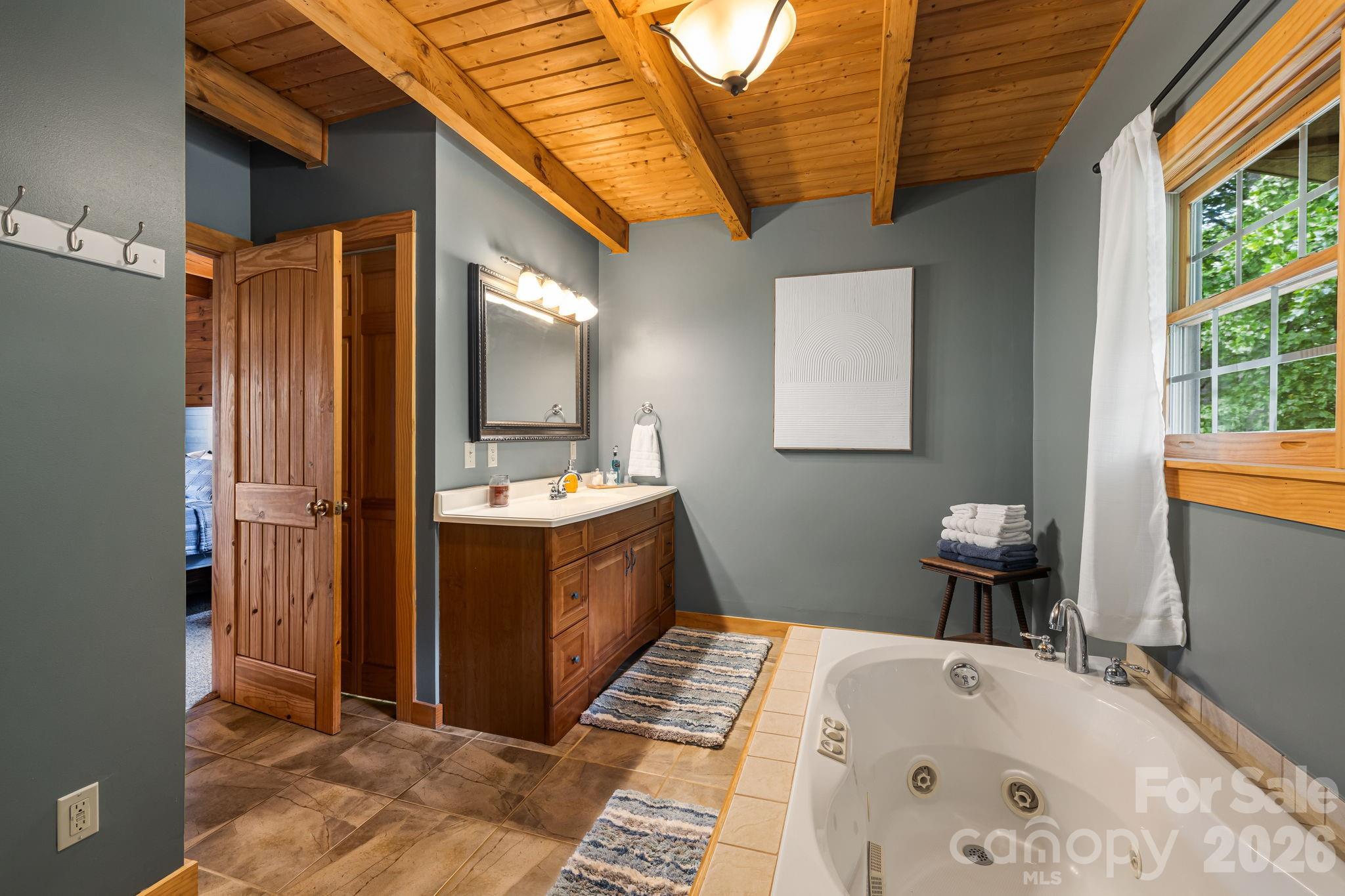 515 Raccoon Branch Road — Green Mountain