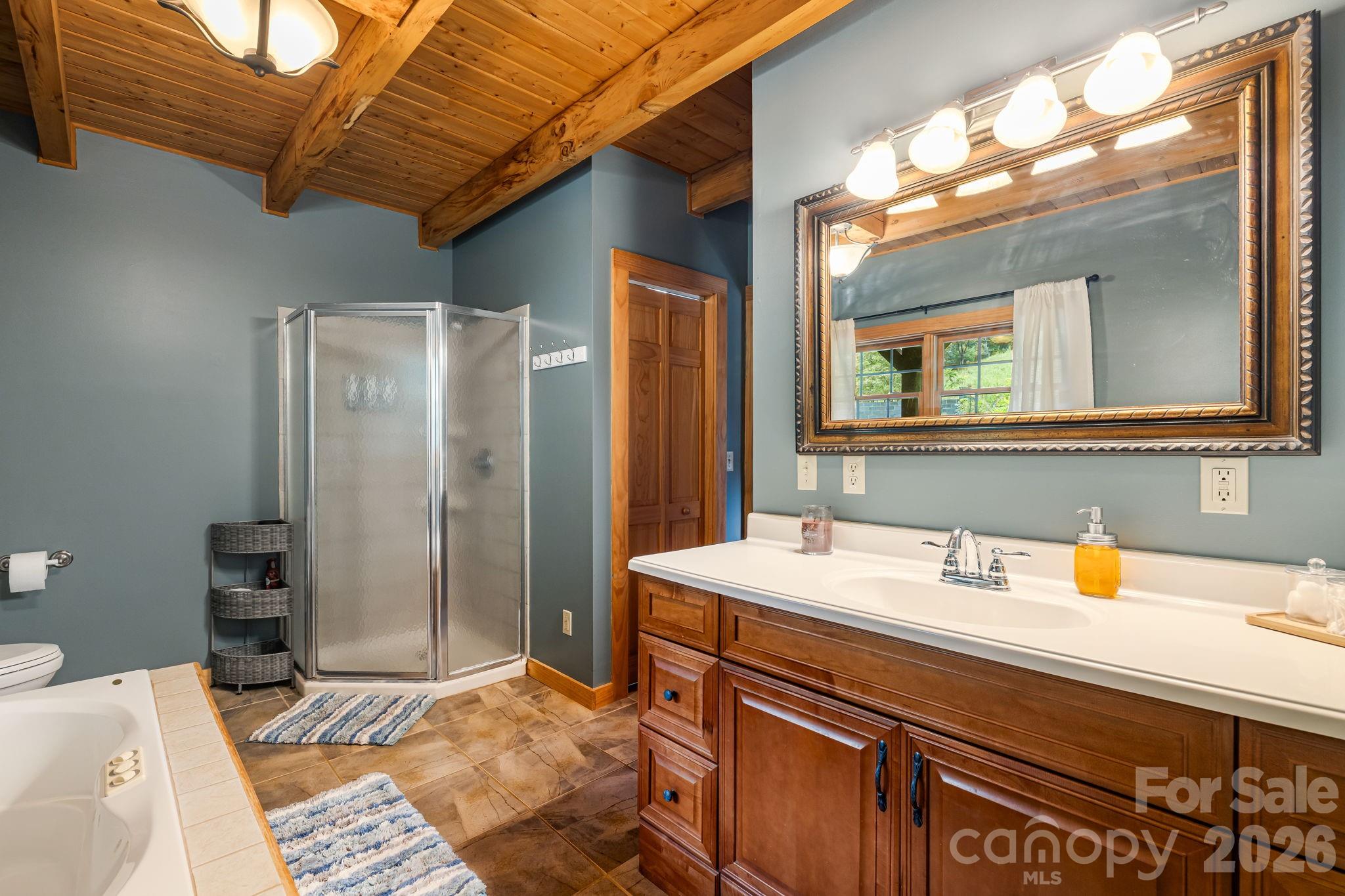 515 Raccoon Branch Road — Green Mountain