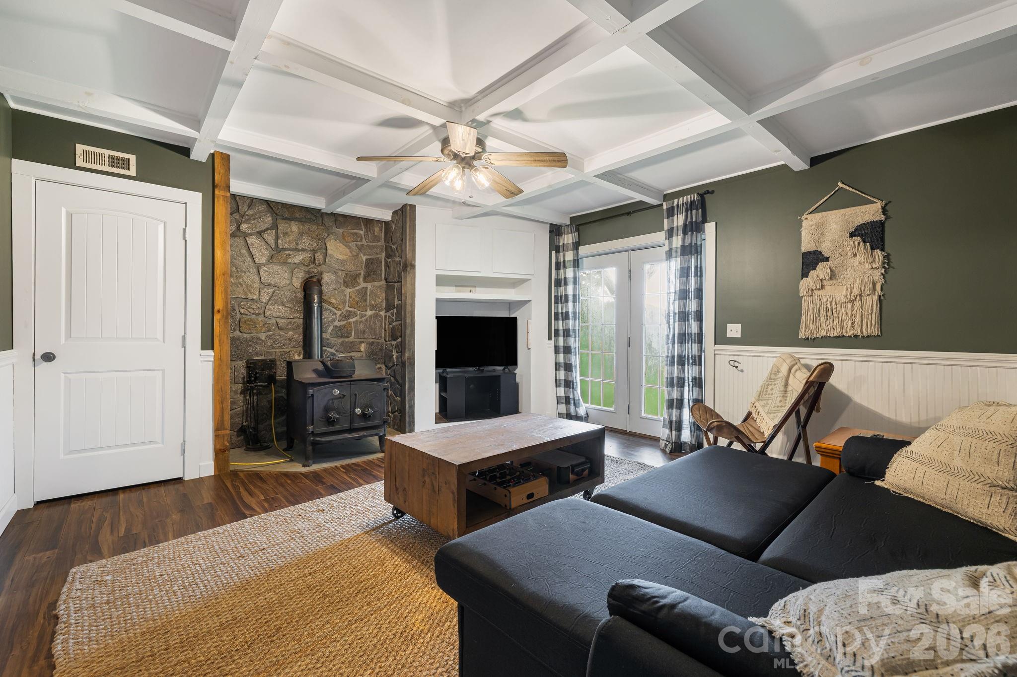 515 Raccoon Branch Road — Green Mountain