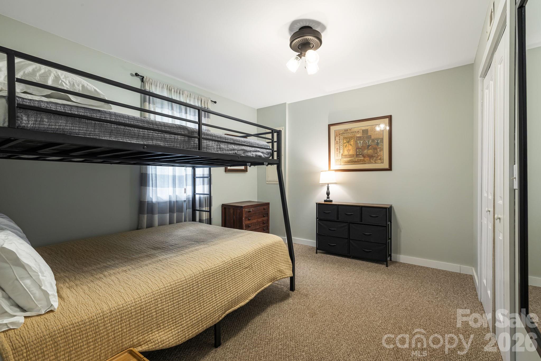 515 Raccoon Branch Road — Green Mountain