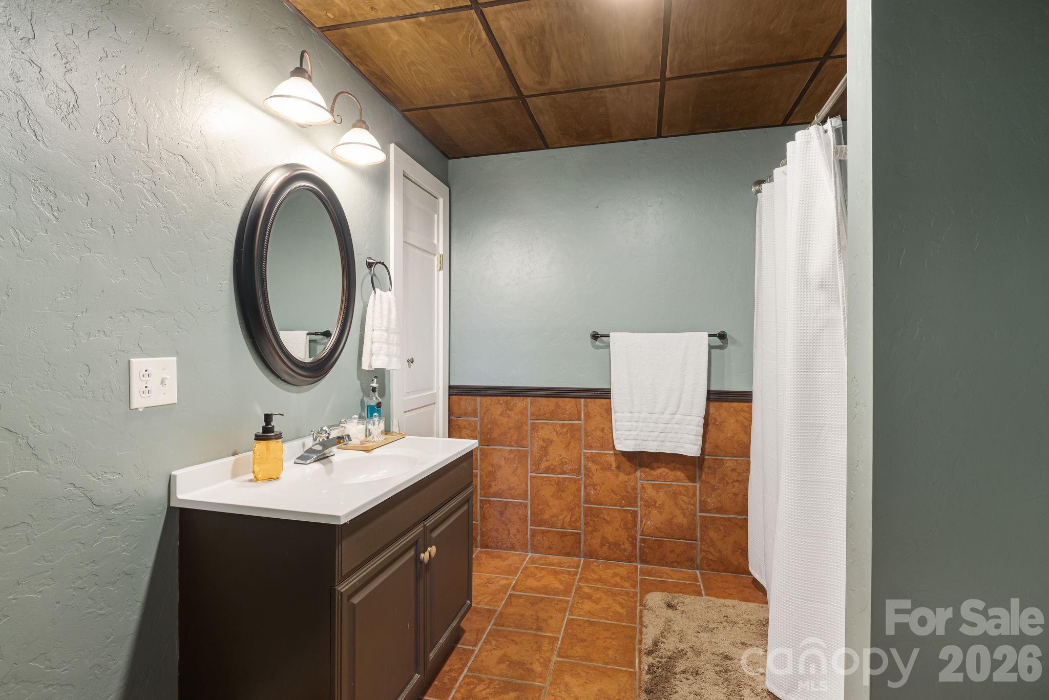 515 Raccoon Branch Road — Green Mountain