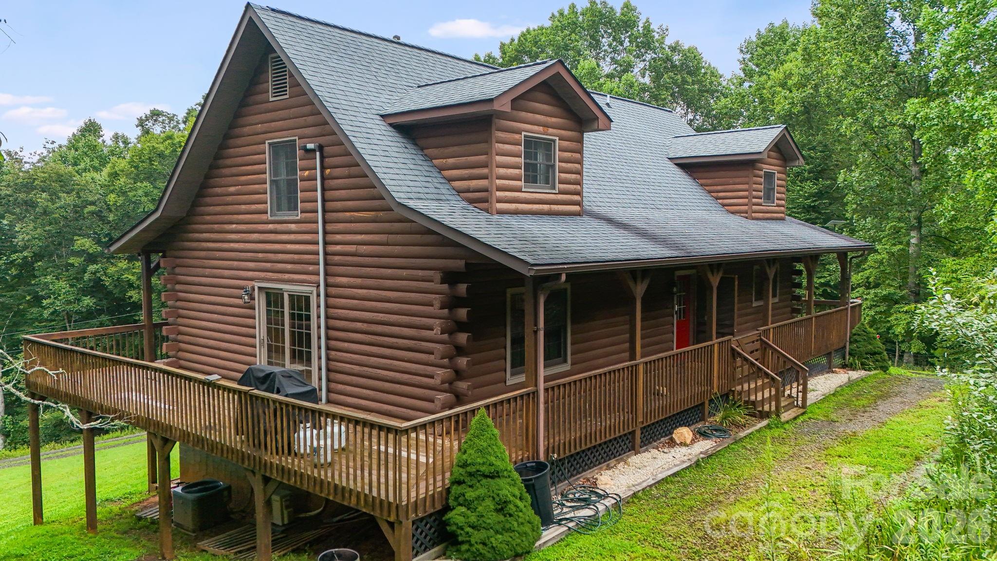 515 Raccoon Branch Road — Green Mountain