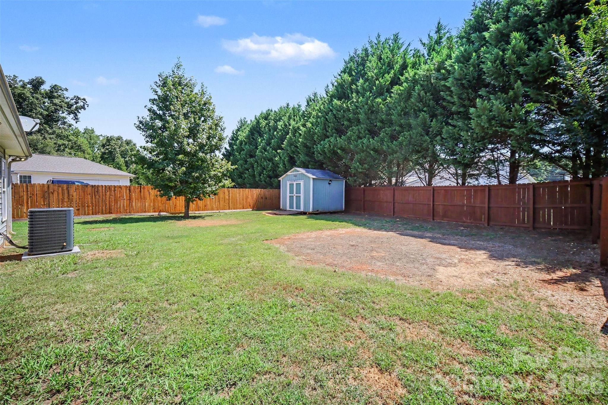 304 Llewellyn Street — Belmont