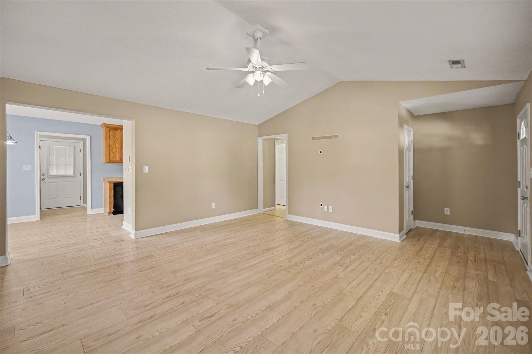 304 Llewellyn Street — Belmont
