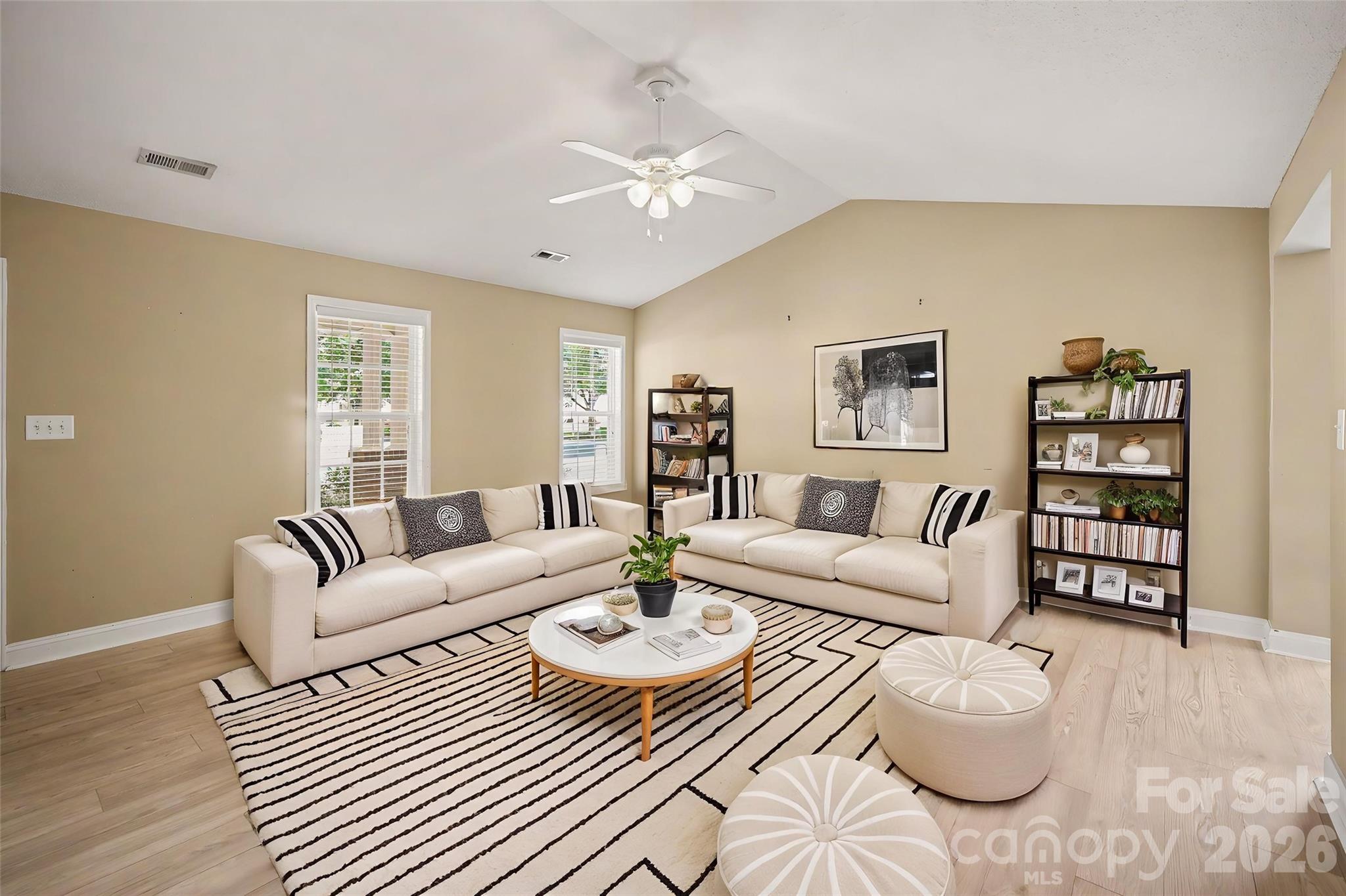 304 Llewellyn Street — Belmont