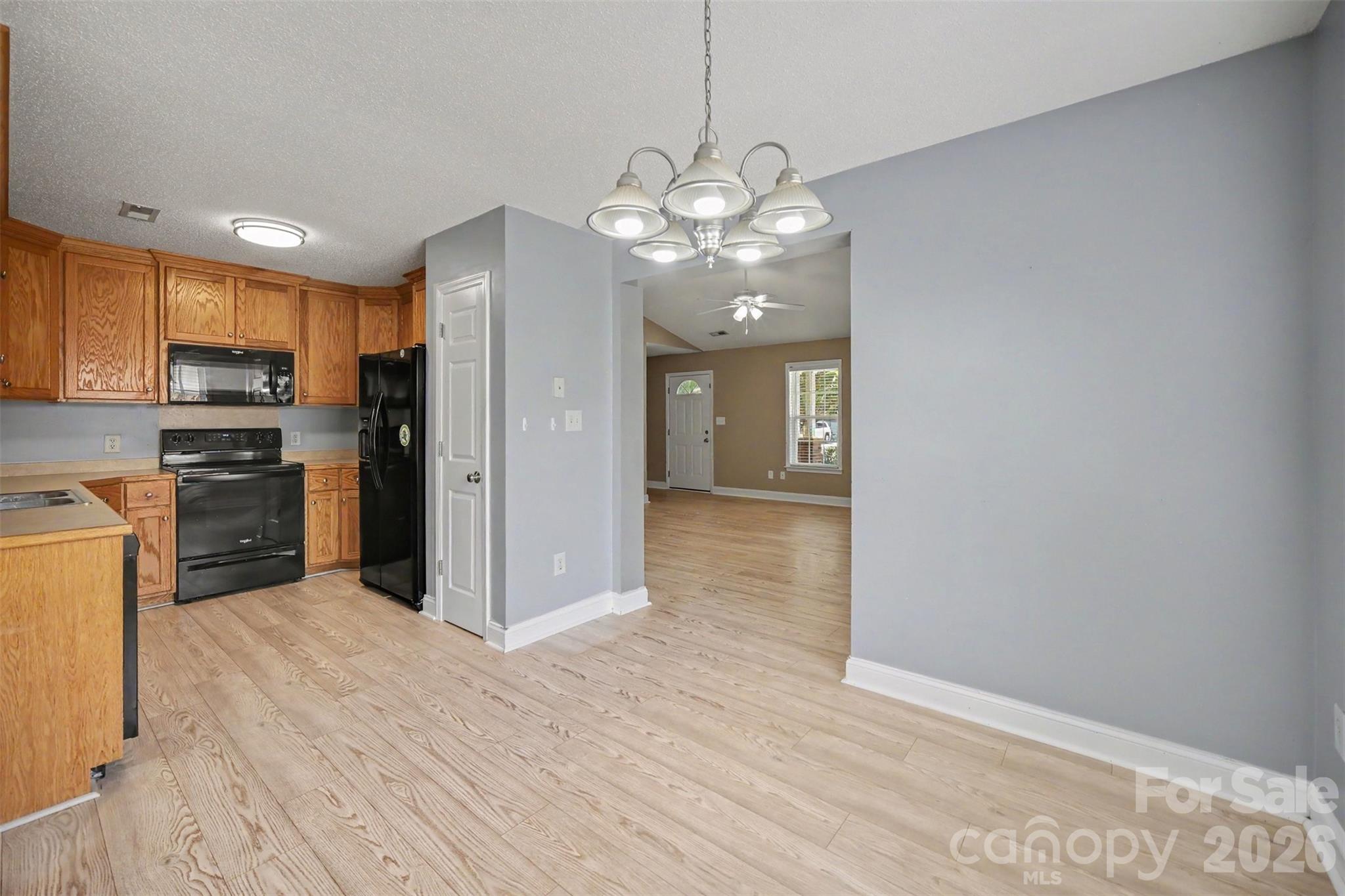 304 Llewellyn Street — Belmont