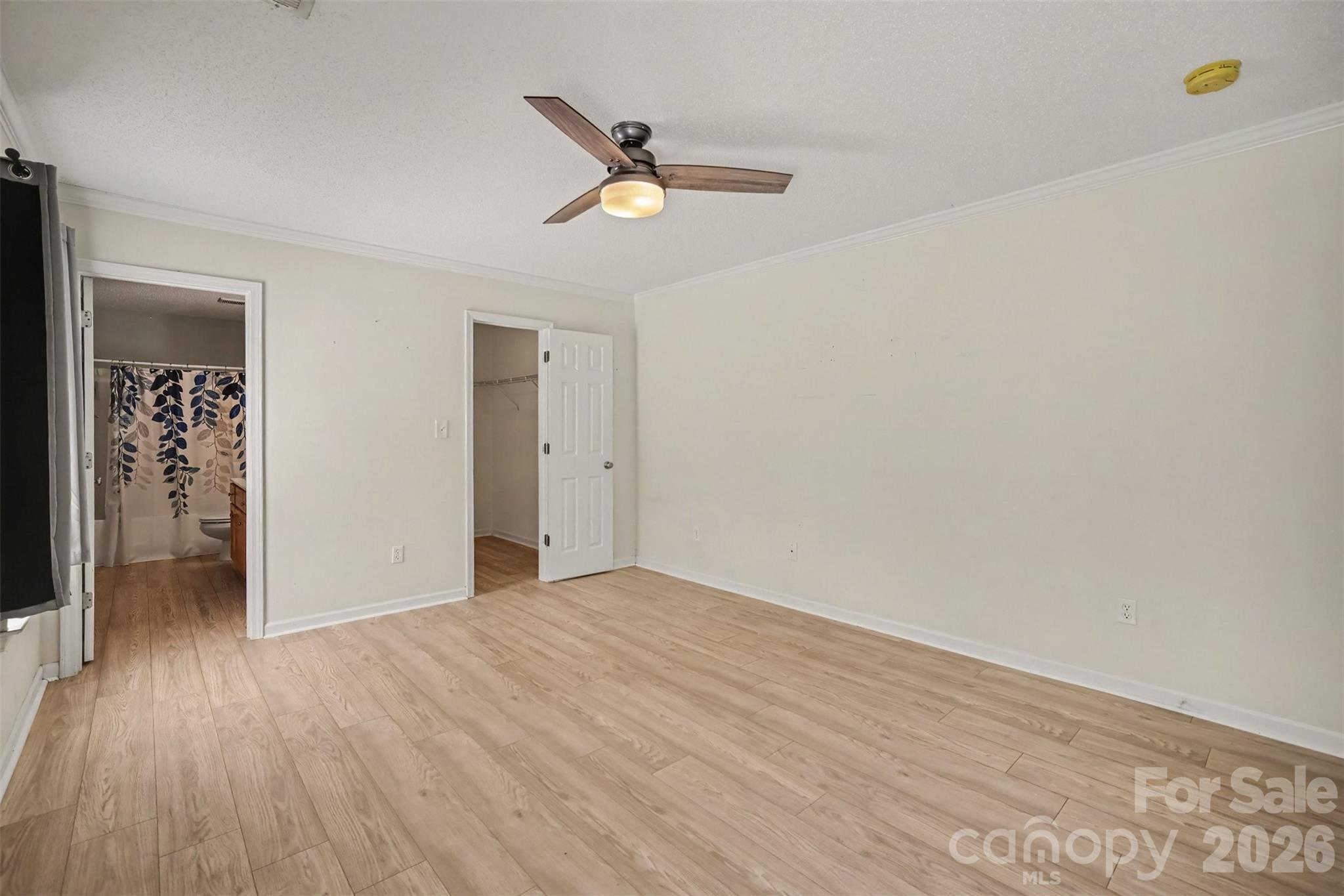 304 Llewellyn Street — Belmont