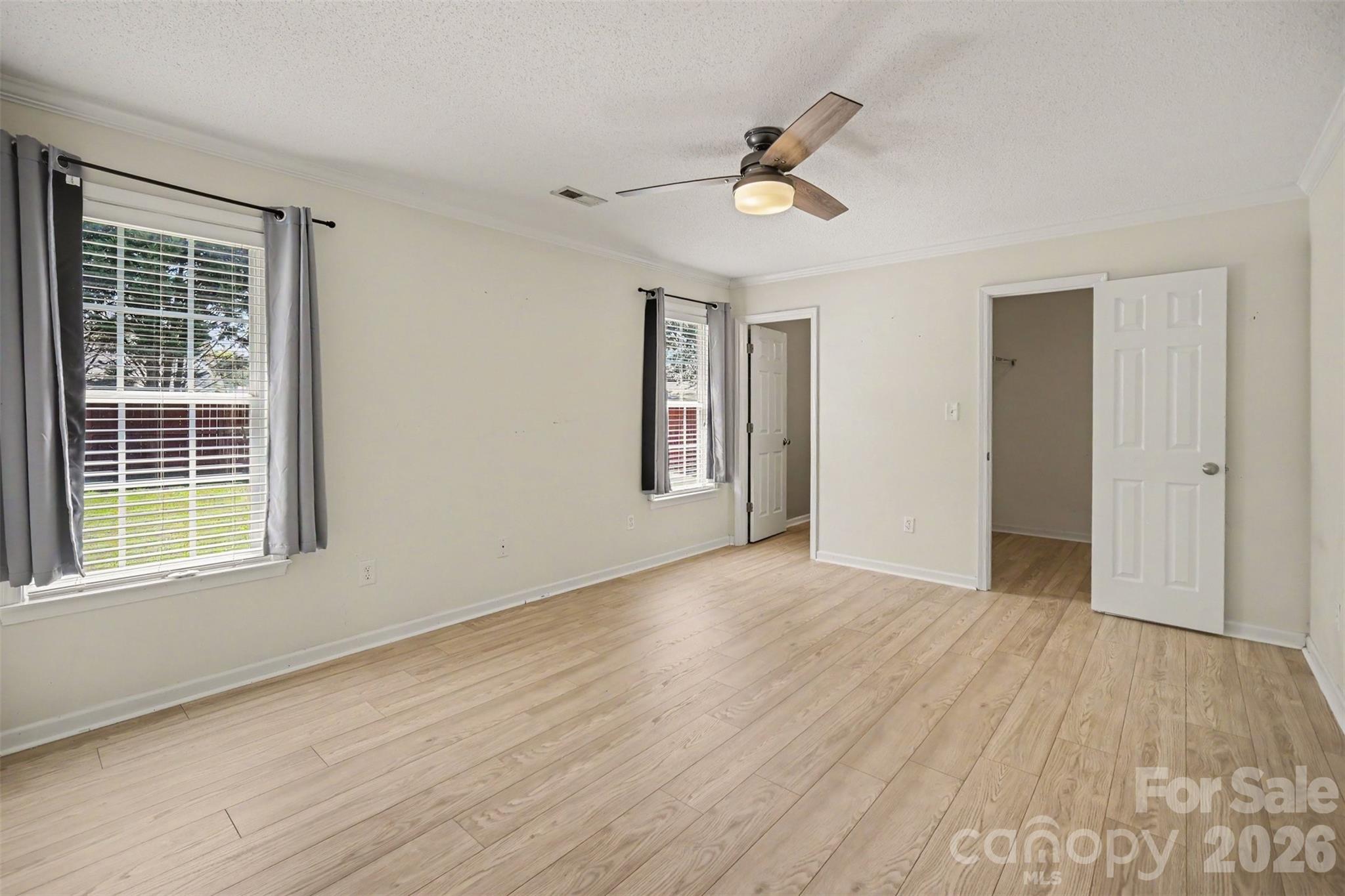 304 Llewellyn Street — Belmont