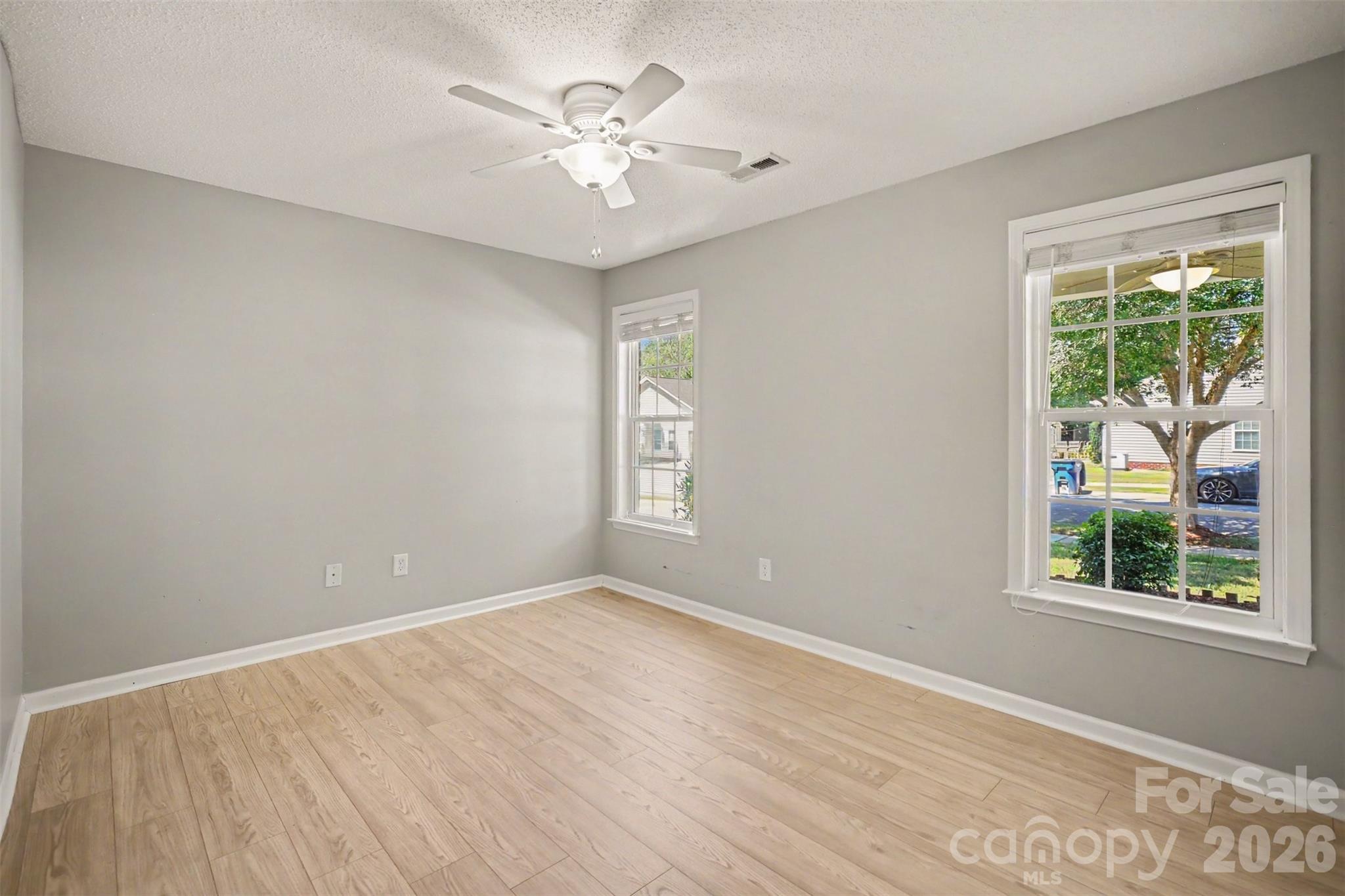 304 Llewellyn Street — Belmont