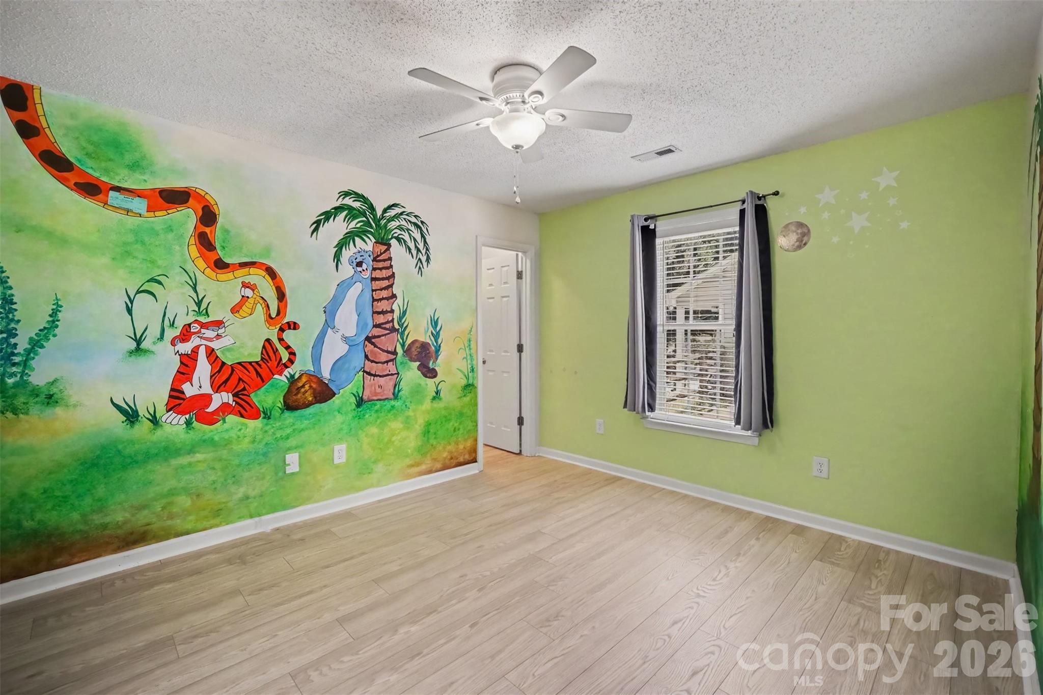 304 Llewellyn Street — Belmont