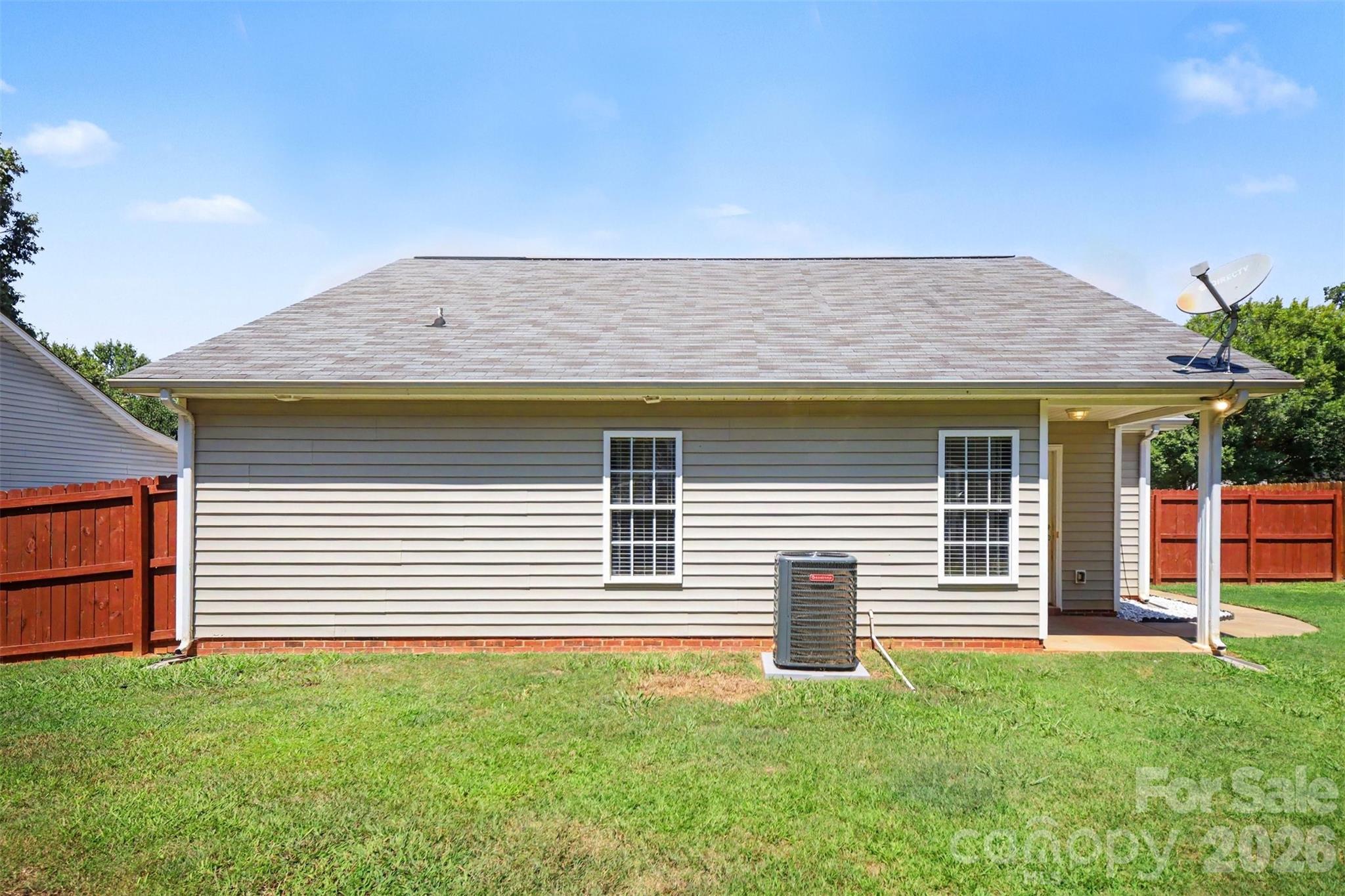 304 Llewellyn Street — Belmont