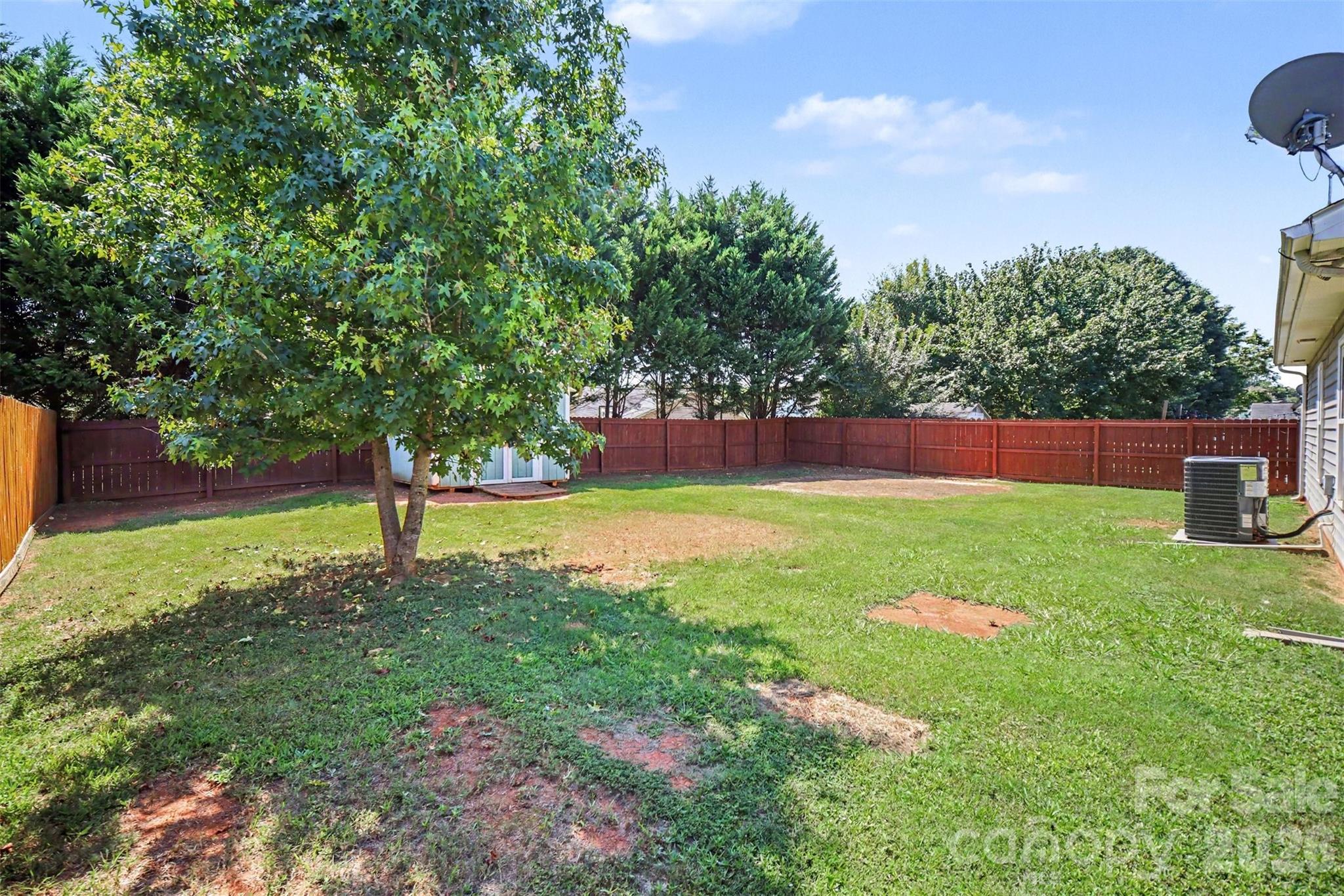 304 Llewellyn Street — Belmont
