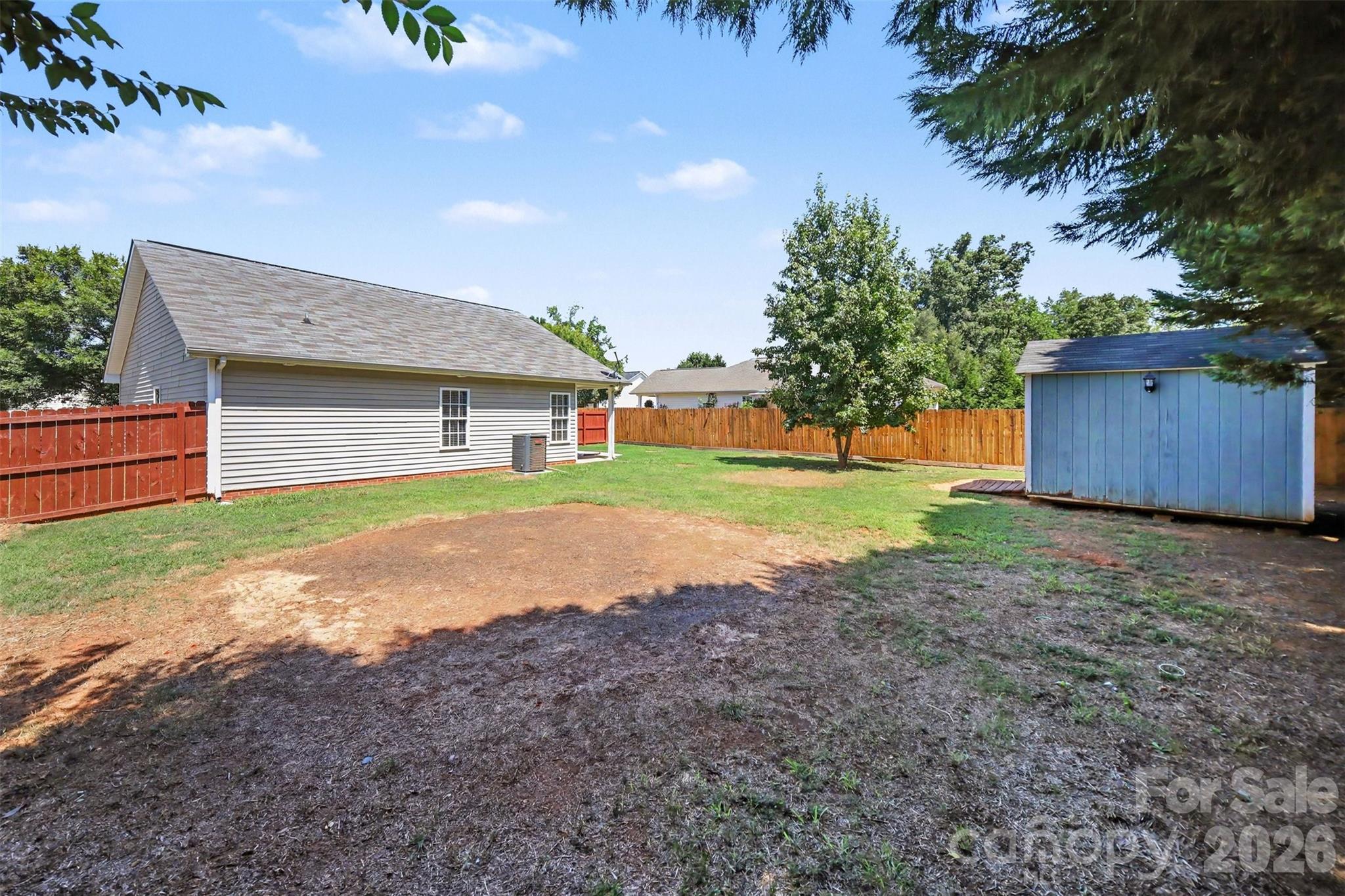 304 Llewellyn Street — Belmont