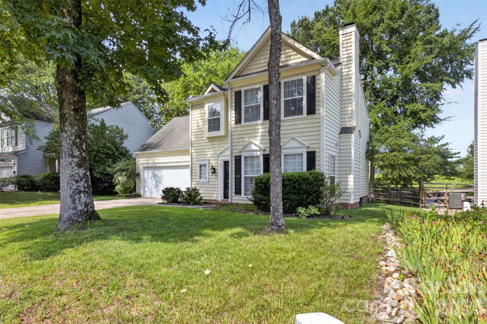 5936 Downfield Wood Drive — Charlotte