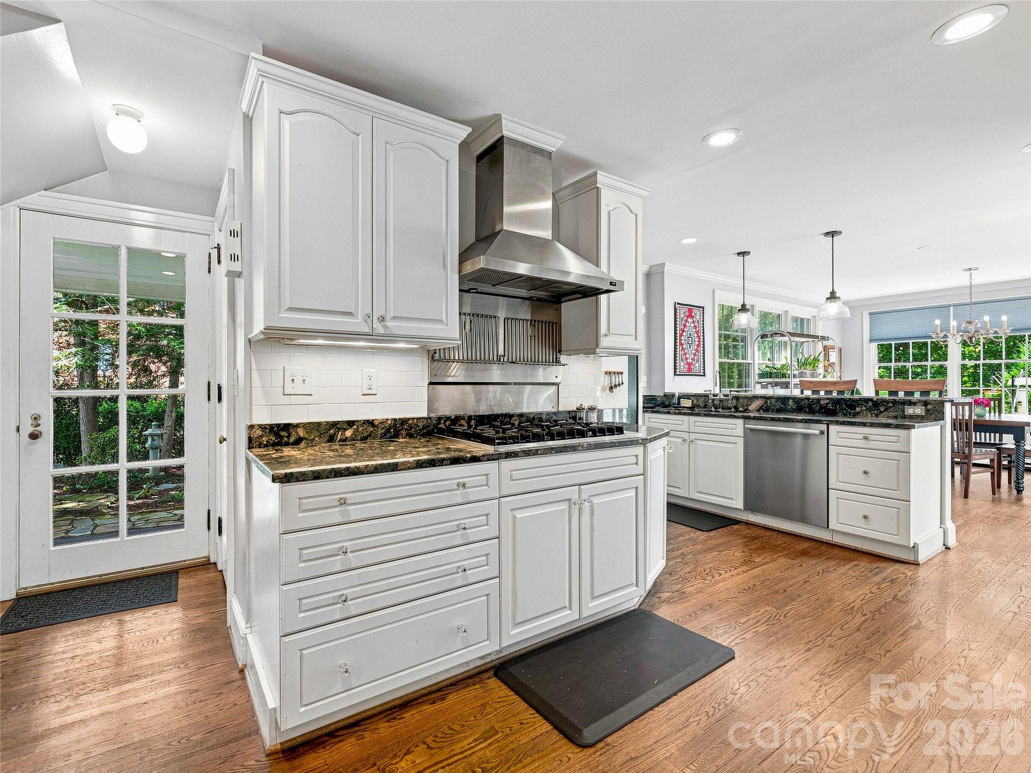 14 Griffing Boulevard — Asheville