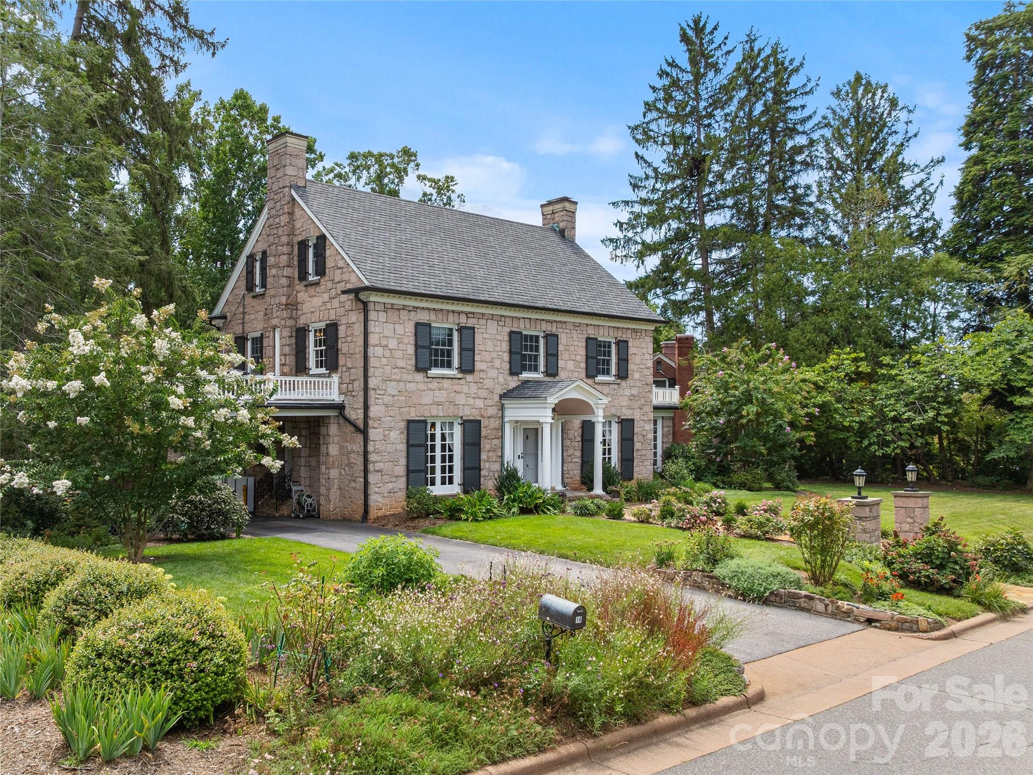 14 Griffing Boulevard — Asheville