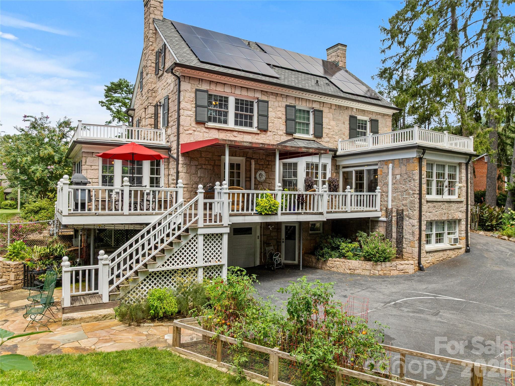 14 Griffing Boulevard — Asheville