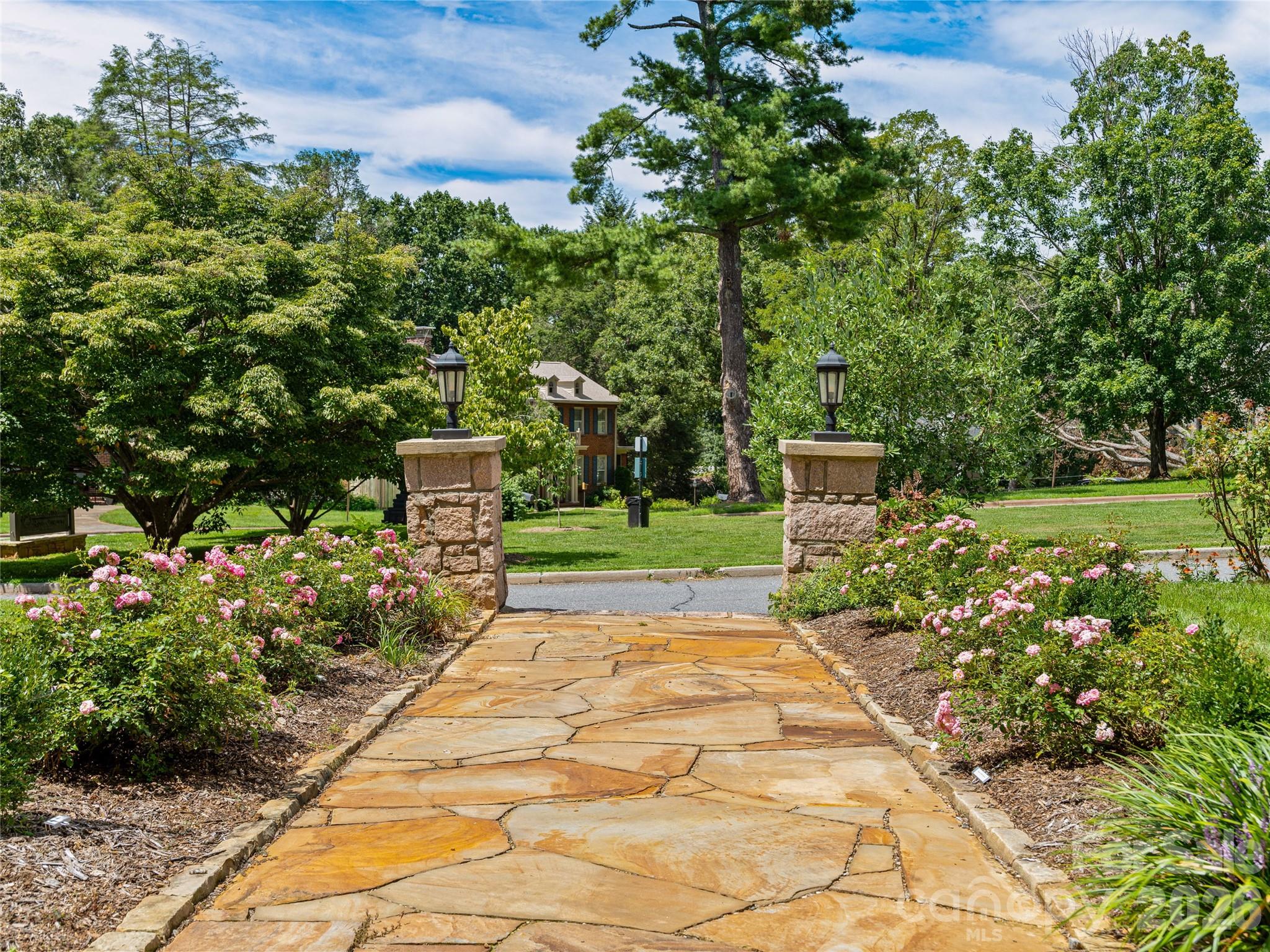 14 Griffing Boulevard — Asheville