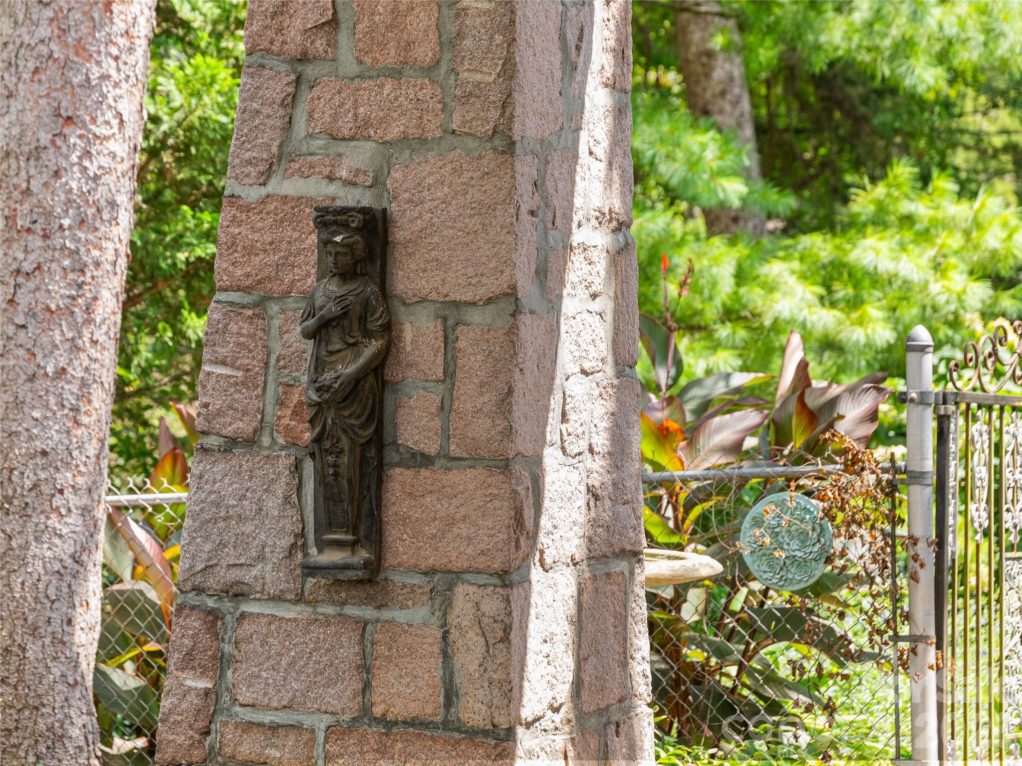 14 Griffing Boulevard — Asheville